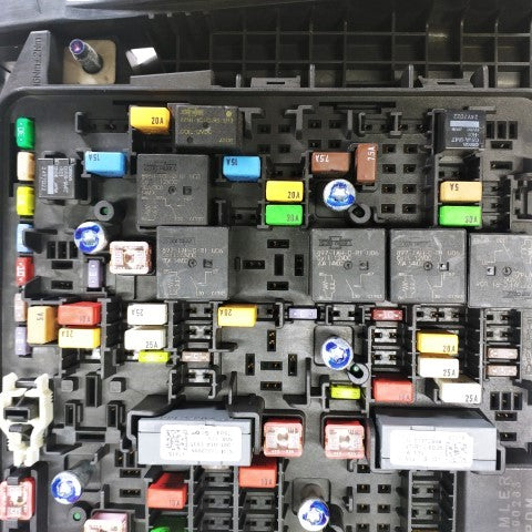 Freightliner Power Distribution Module VPDM Fuse Panel - Damaged - P/N A06-90283-001 (8757509783868)