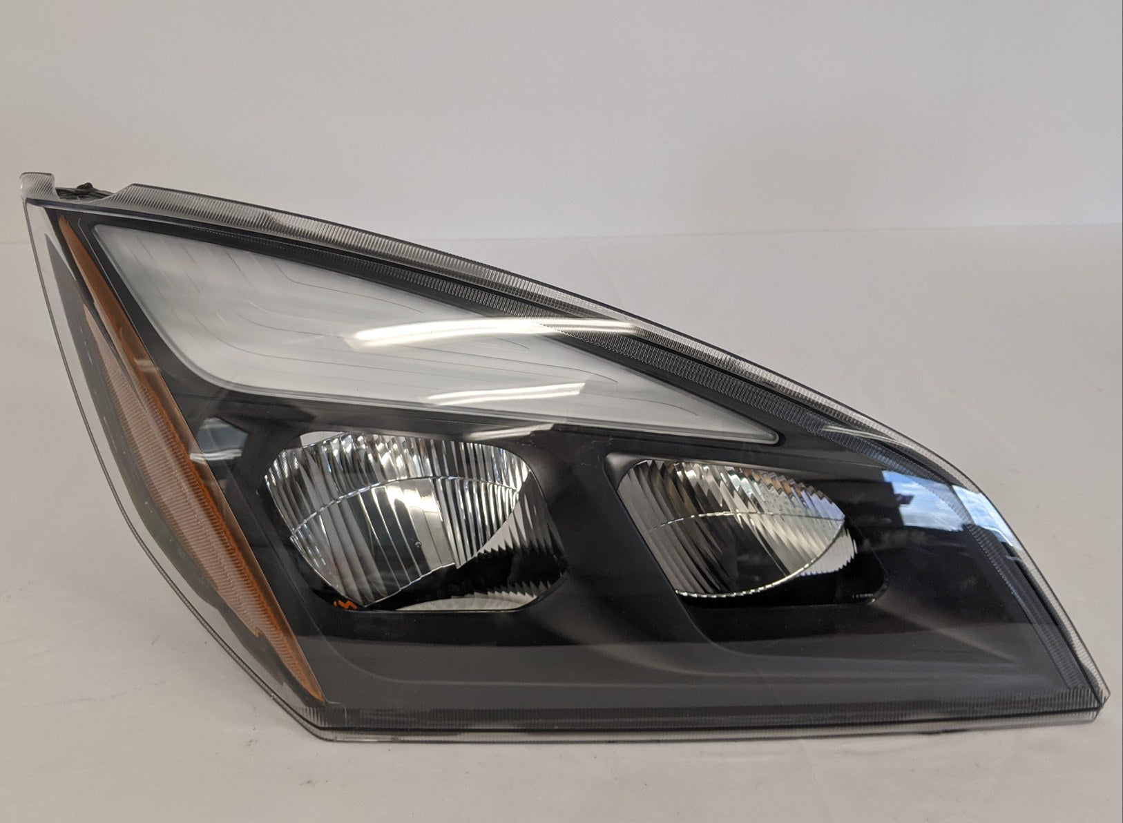 Damaged Freightliner Cascadia P4 RH LED Head Light - P/N A66-01405-003 (9981831446844)