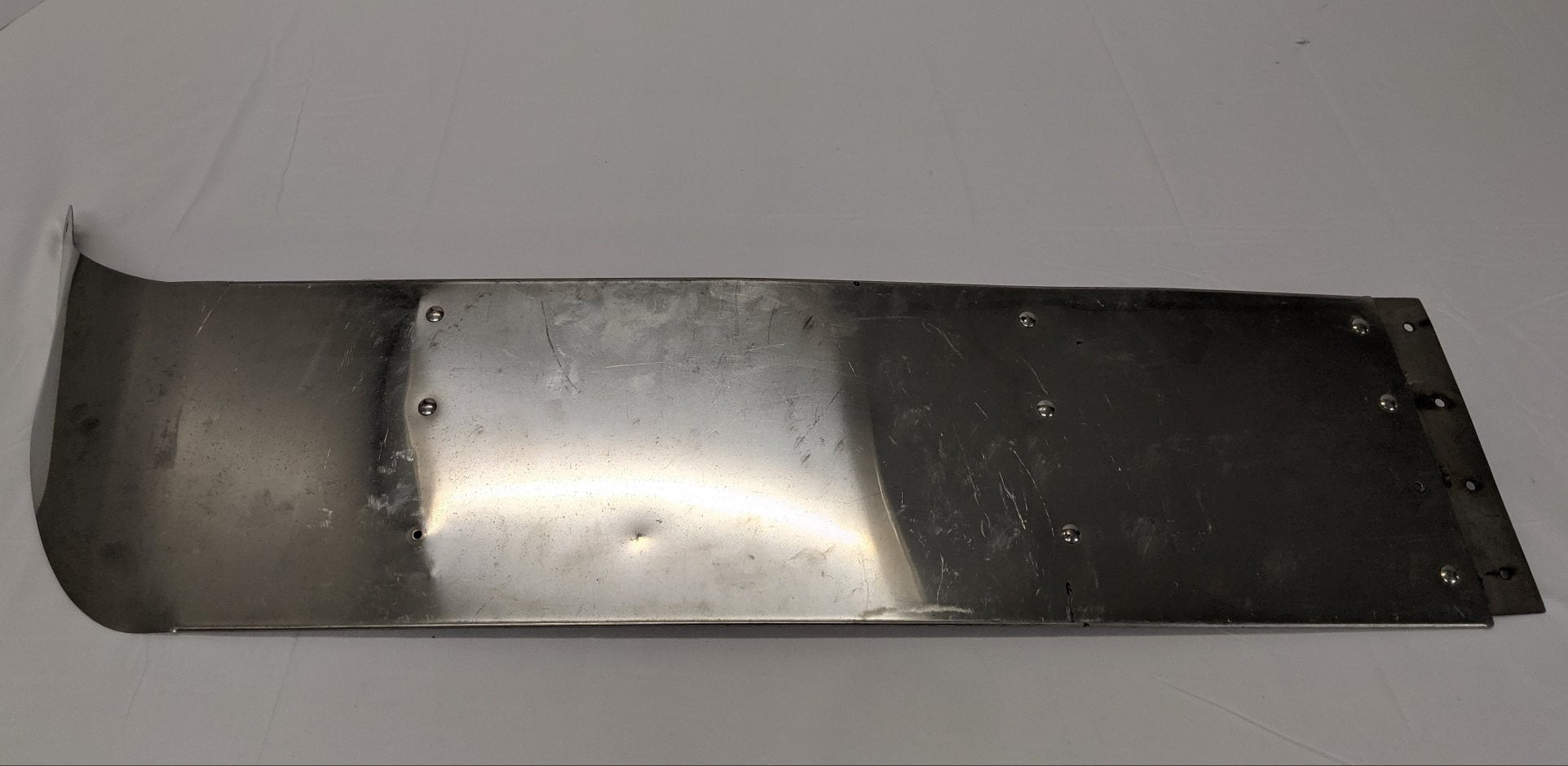 Used Freightliner FLD Classic RH SS Sun Visor w/ Brackets - P/N 22-38825-001 (10029480771900)