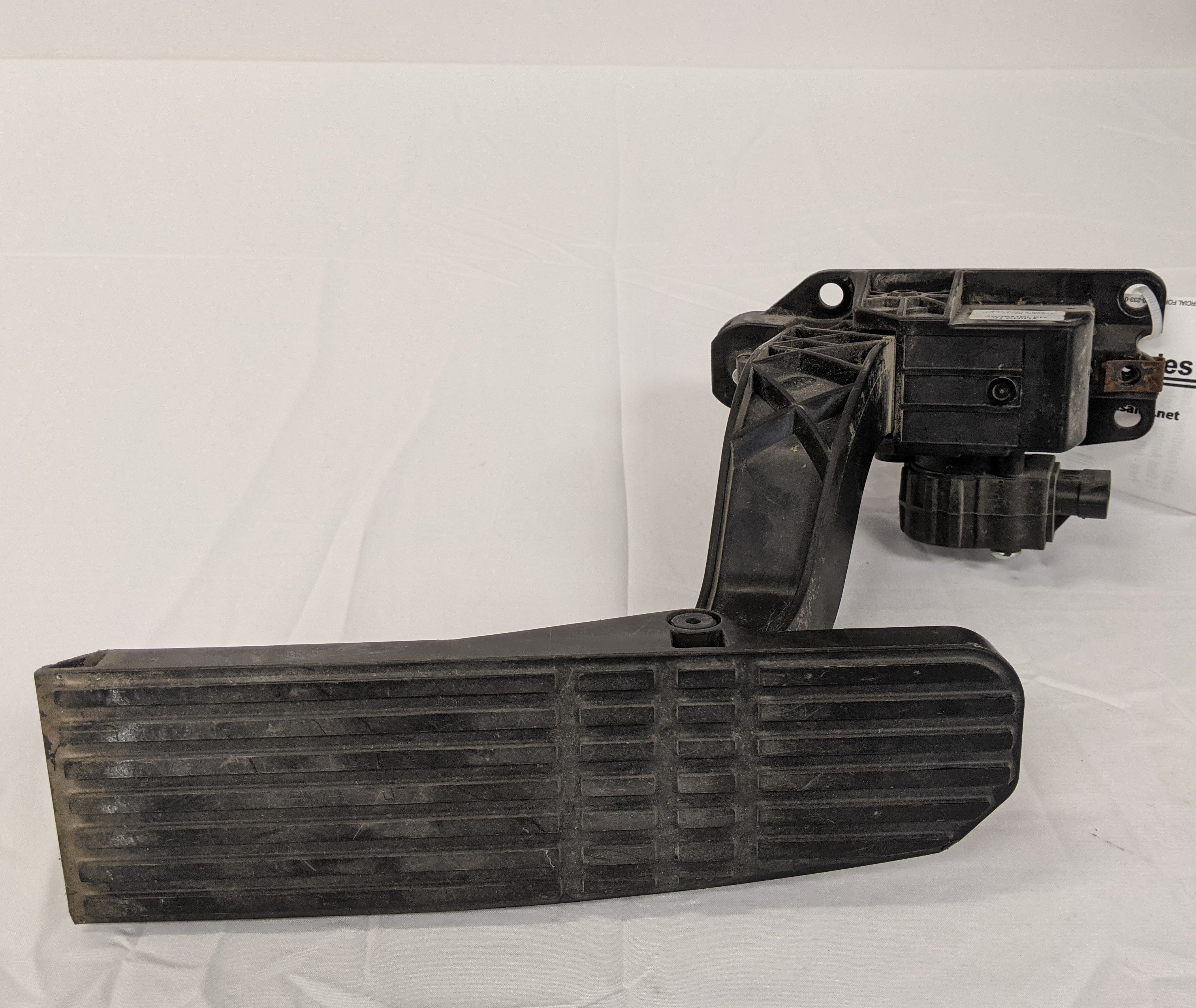 Used Freightliner Cascadia P3 Dual Analog Accelerator Pedal - P/N: A01-33819-000 (10048002916668)