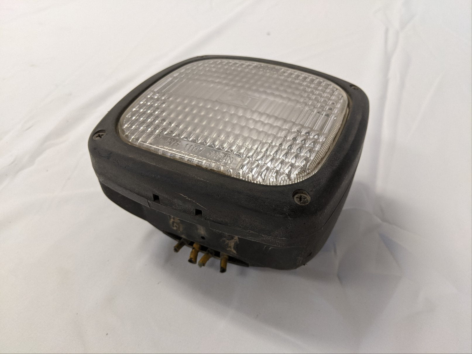 CAT 24V Vertical Mounted Flood Light 153-2521
