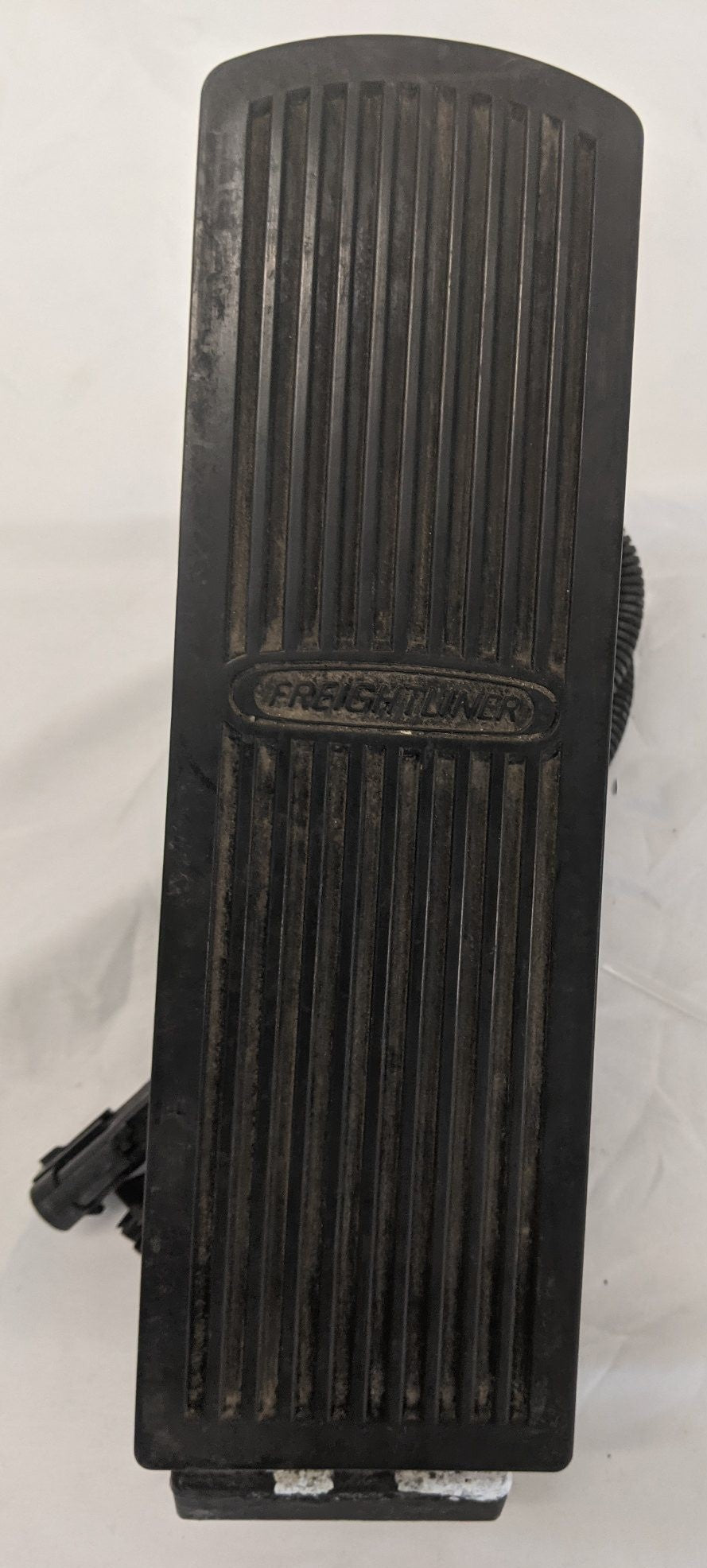 Used Freightliner FLD Classic Electric Throttle Pedal - P/N A01-22640-000