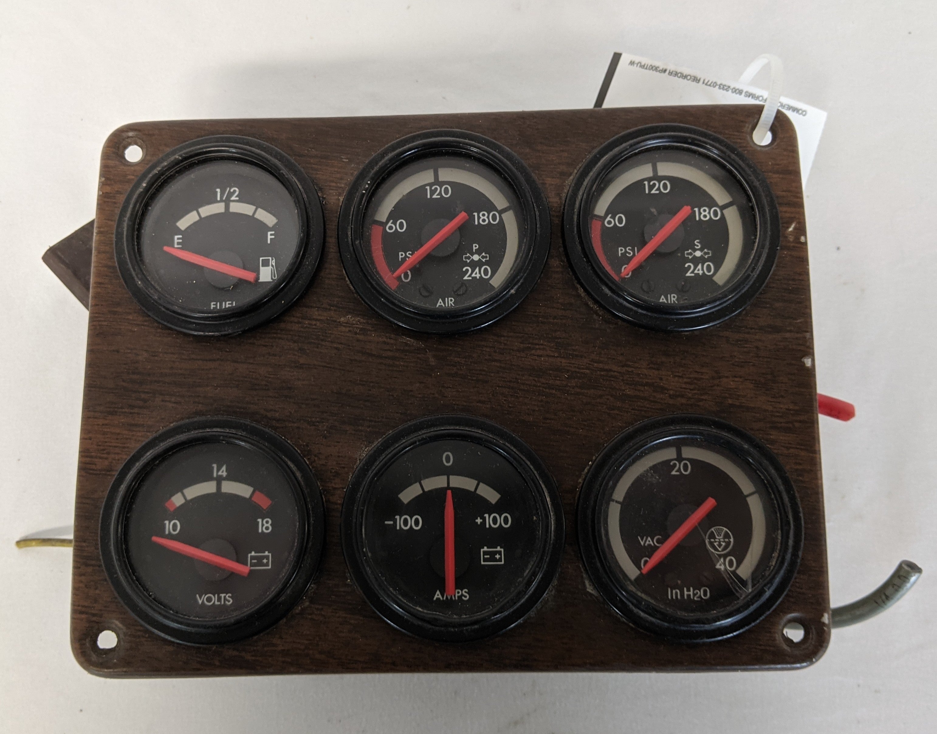 Damaged Freightliner FLD Woodgrain Dash Panel w/ 6 Black Gauges-P/N 22-20982-002 (9995514675516)