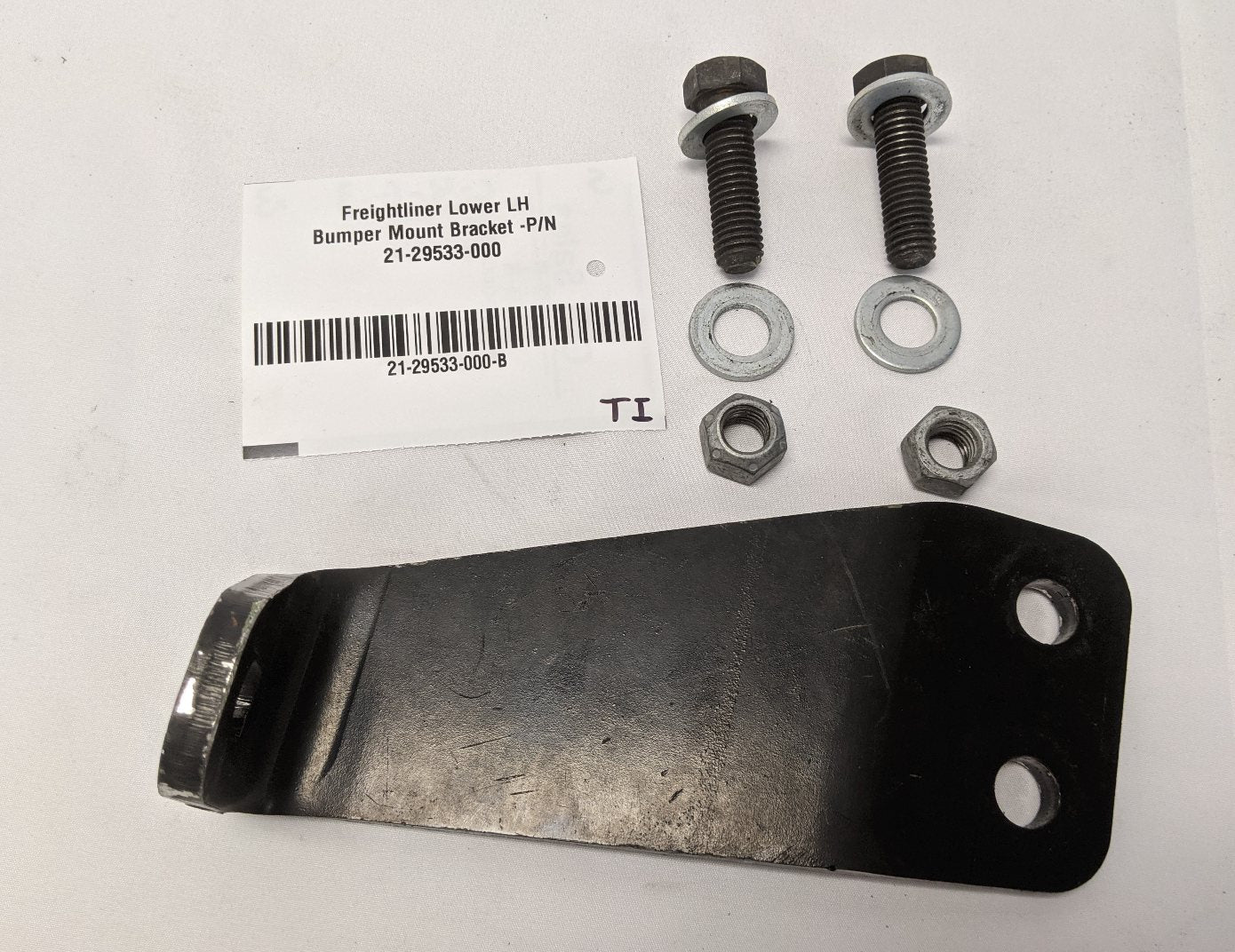 Freightliner M2 FFE Lower LH Bumper Bracket | P/N 21-29533-000