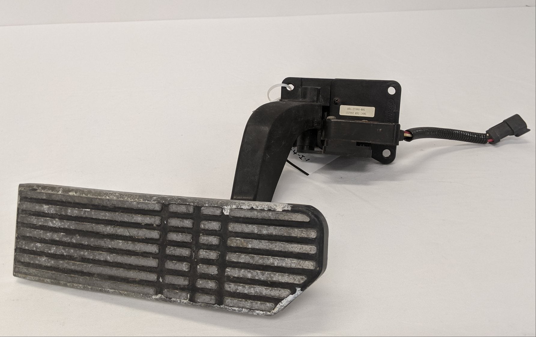 Used Freightliner Century, Columbia CAT ELEC Accelerator Pedal-P/N A01-26607-002 (10020580720956)