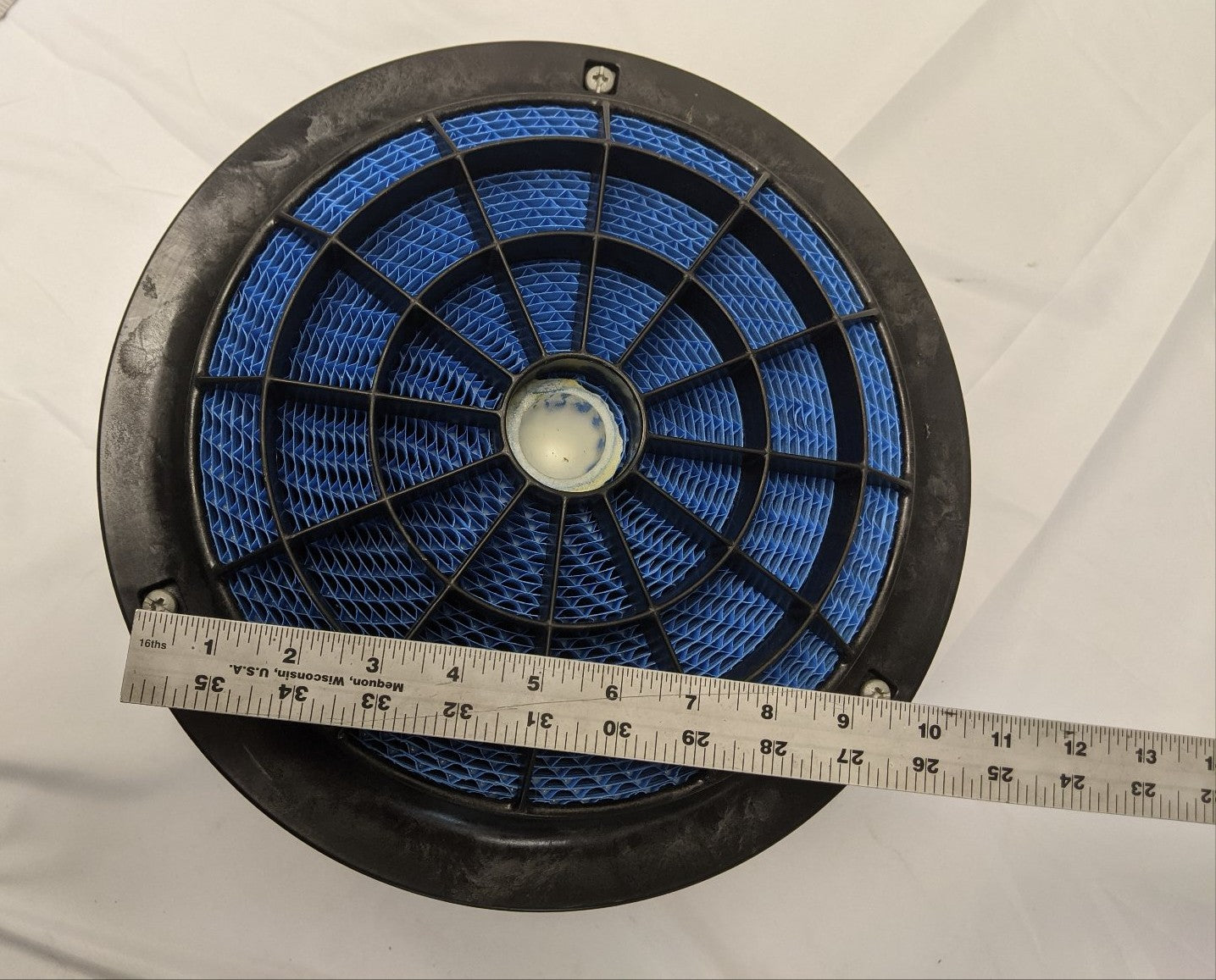 Freightliner M2 Cummins ISB6.7 Air Cleaner w/ Vacuator Valve -P/N 03-37678-000