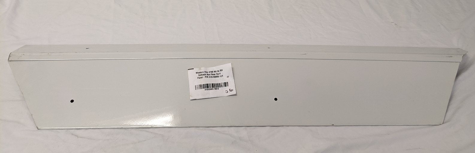 Western Star 4700 RH Setback Axel Rear Skirt Panel - A18-65665-100