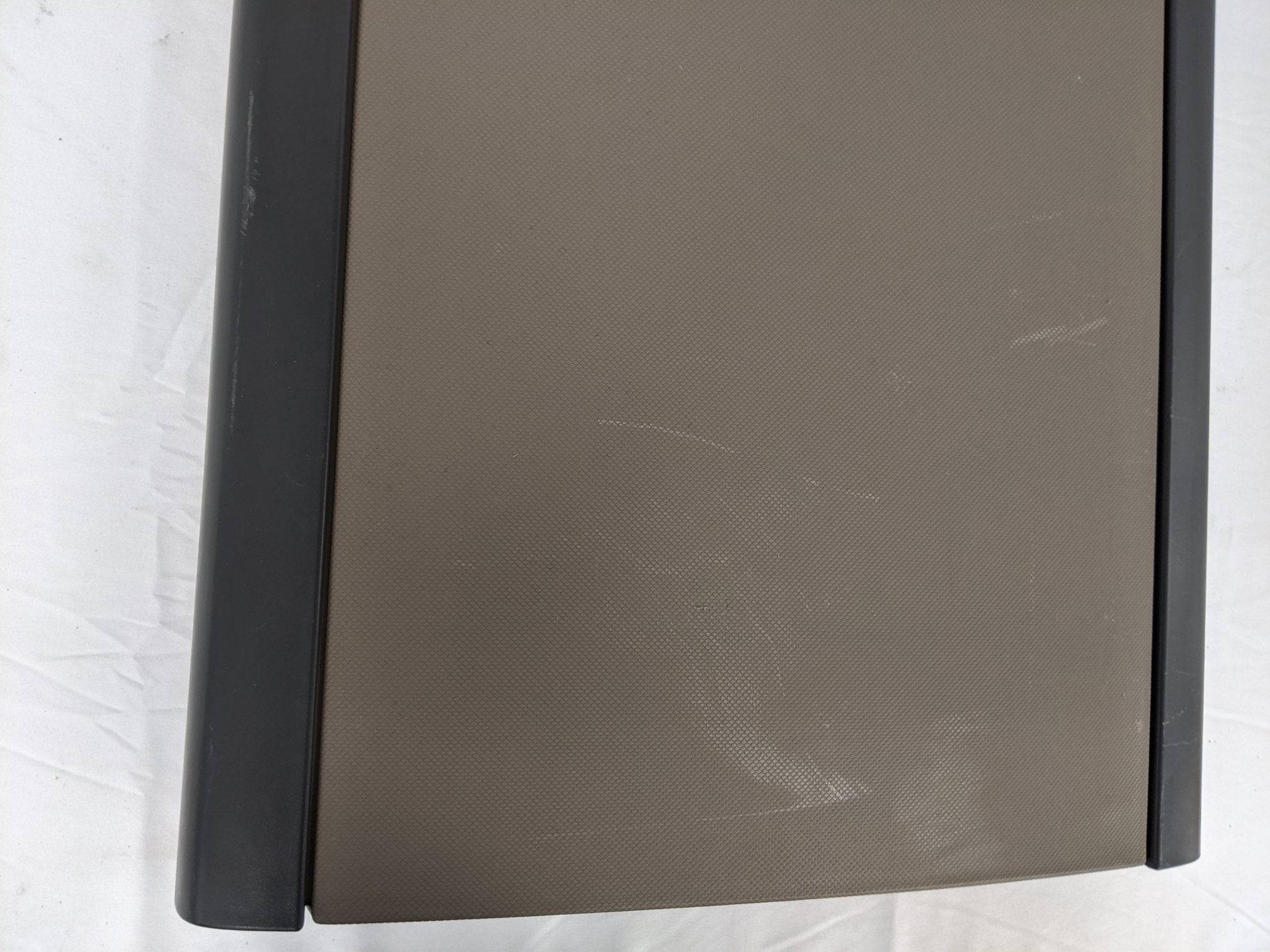 Used Freightliner Cascadia P3 72" Sleeper Cabinet Door Panel - P/N A18-59510-000 (10020487921980)