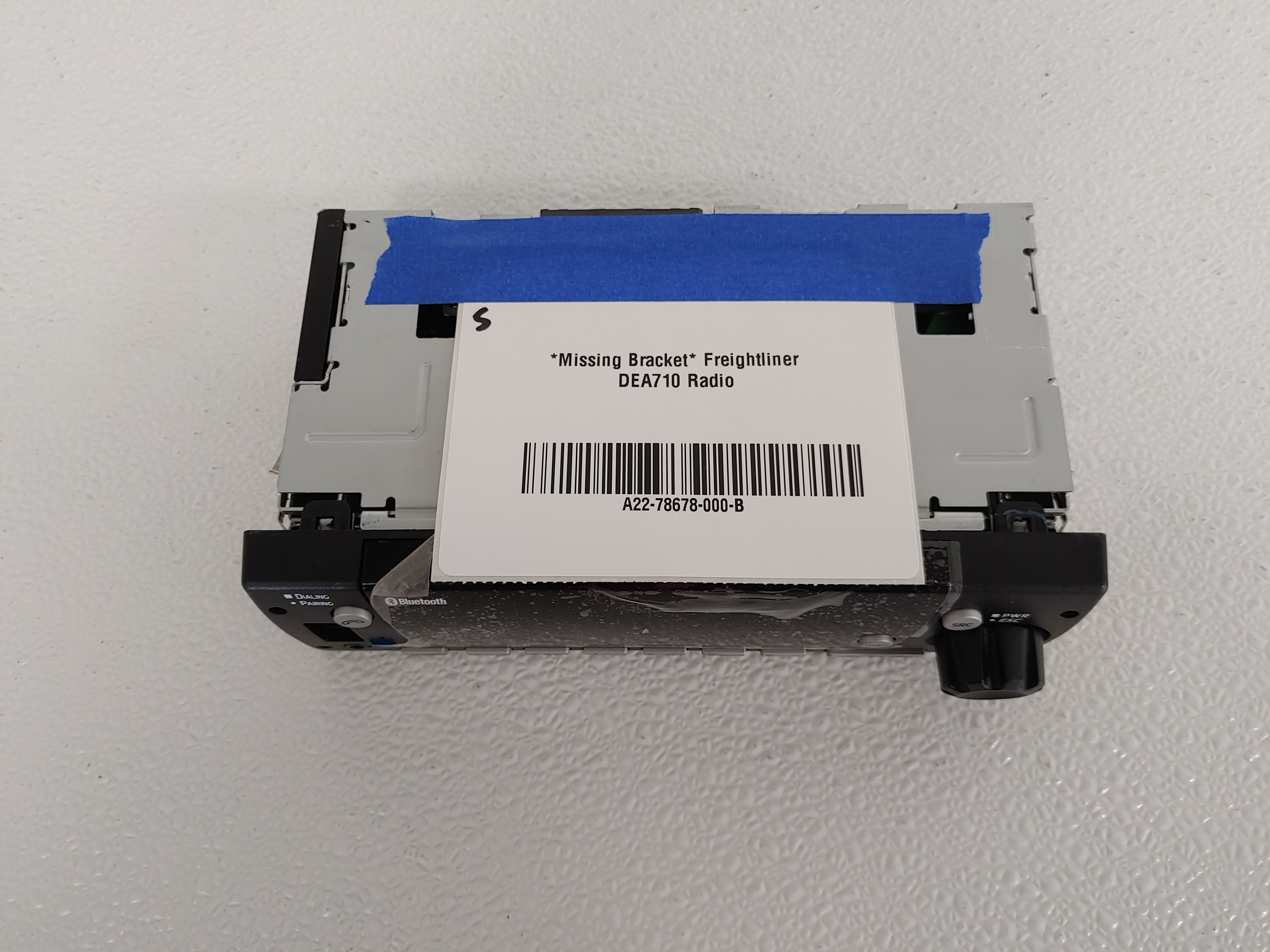 *Missing Bracket* Freightliner DEA710 Radio - P/N A22-78678-000 (8755974308156)