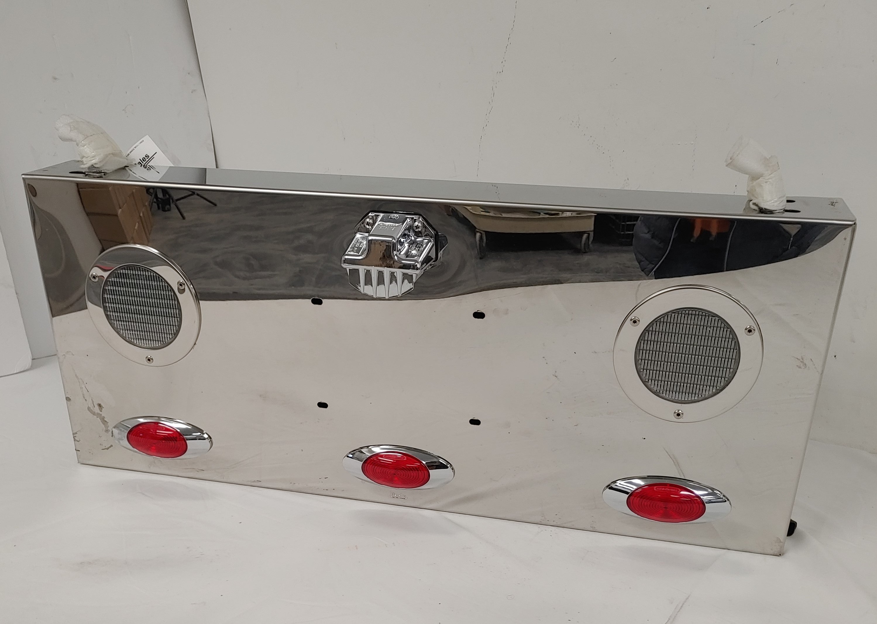 Used Freightliner Rear LED Tail Light Frame Filler Assy - P/N A22-51521-001 (8056760369468)