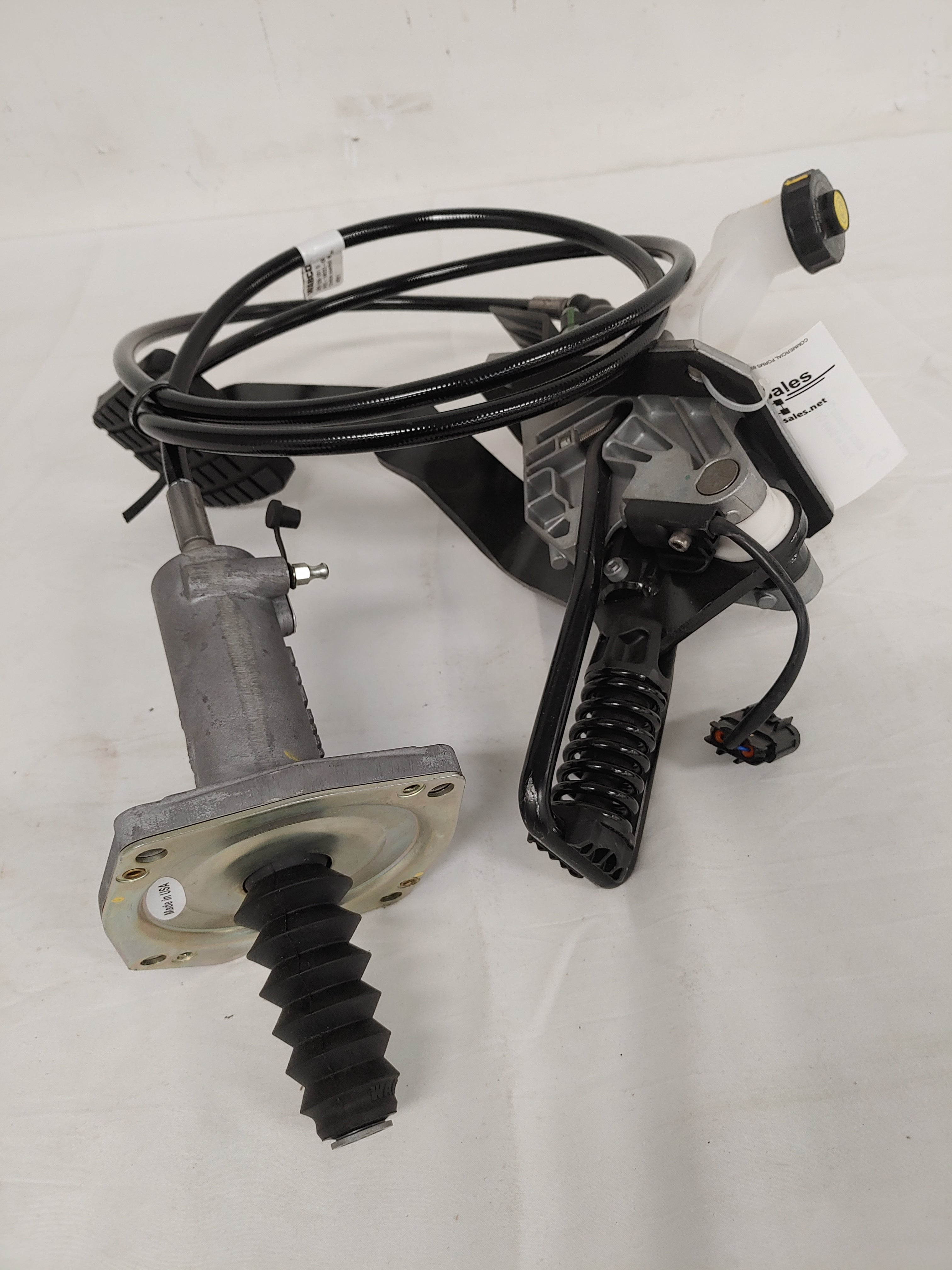 Wabco Hydraulic Clutch Pedal & Slave Cylinder Assembly - P/N A02-14022-000 (8938289987900)
