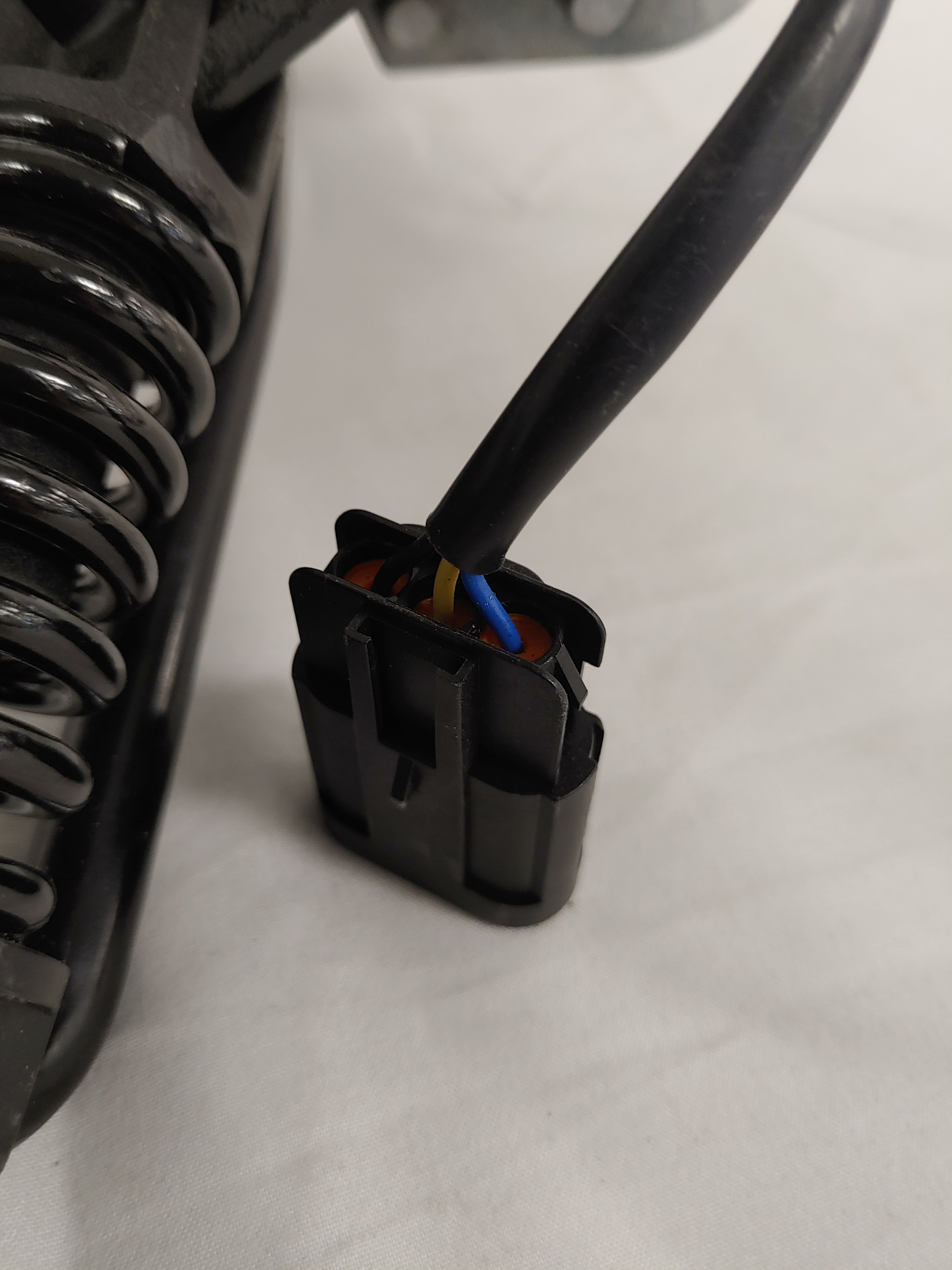 Wabco Hydraulic Clutch Pedal & Slave Cylinder Assembly - P/N A02-14022-000 (8938289987900)