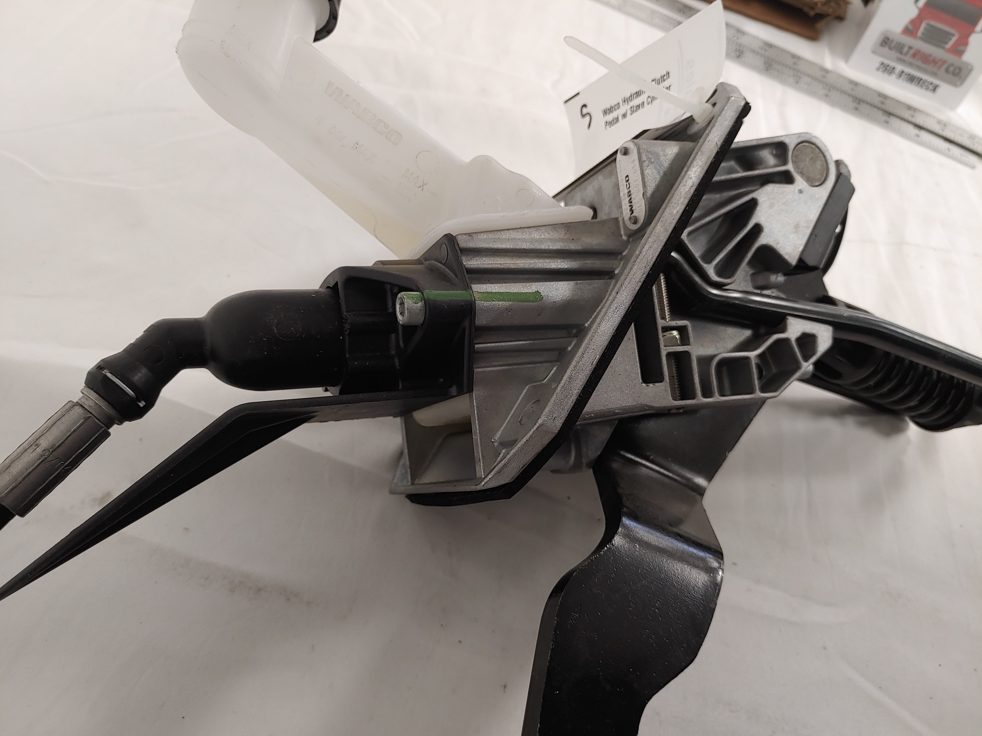 Wabco Hydraulic Clutch Pedal & Slave Cylinder Assembly - P/N A02-14022-000 (8938289987900)