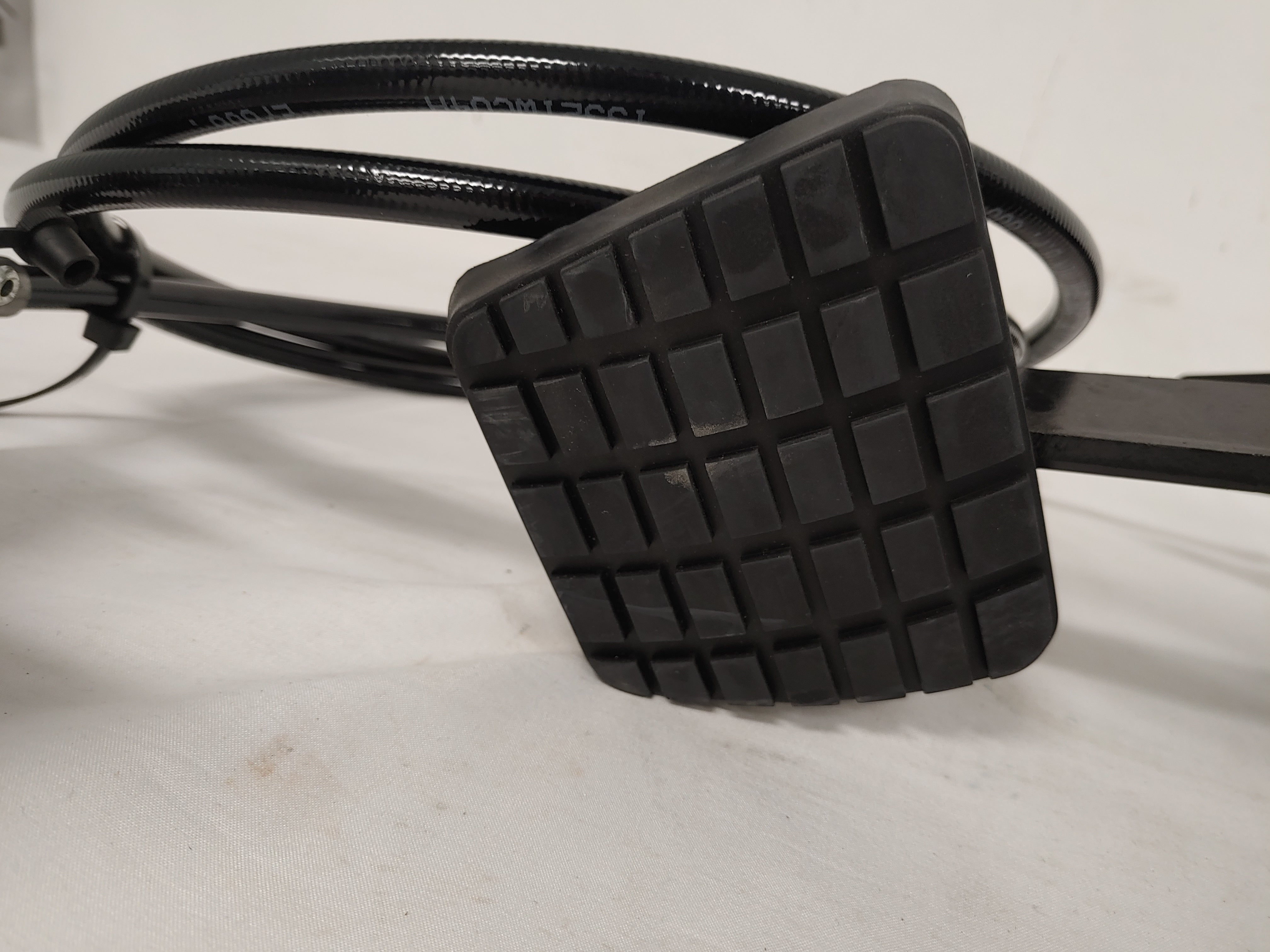 Wabco Hydraulic Clutch Pedal & Slave Cylinder Assembly - P/N A02-14022-000 (8938289987900)