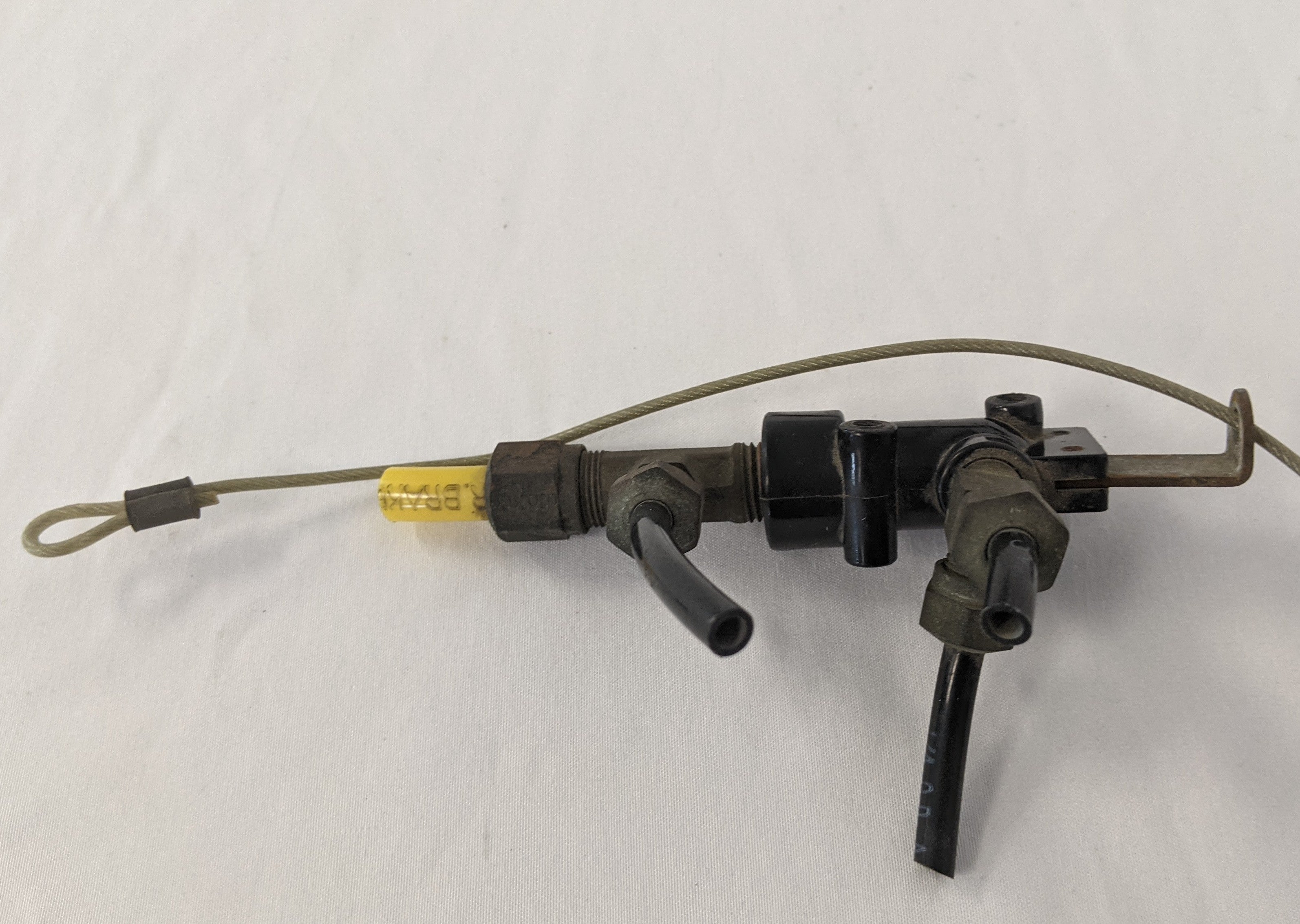 Used Grover Prod. Air Horn to Air Horn Single Horn Valve w/ Tether (10010348912956)