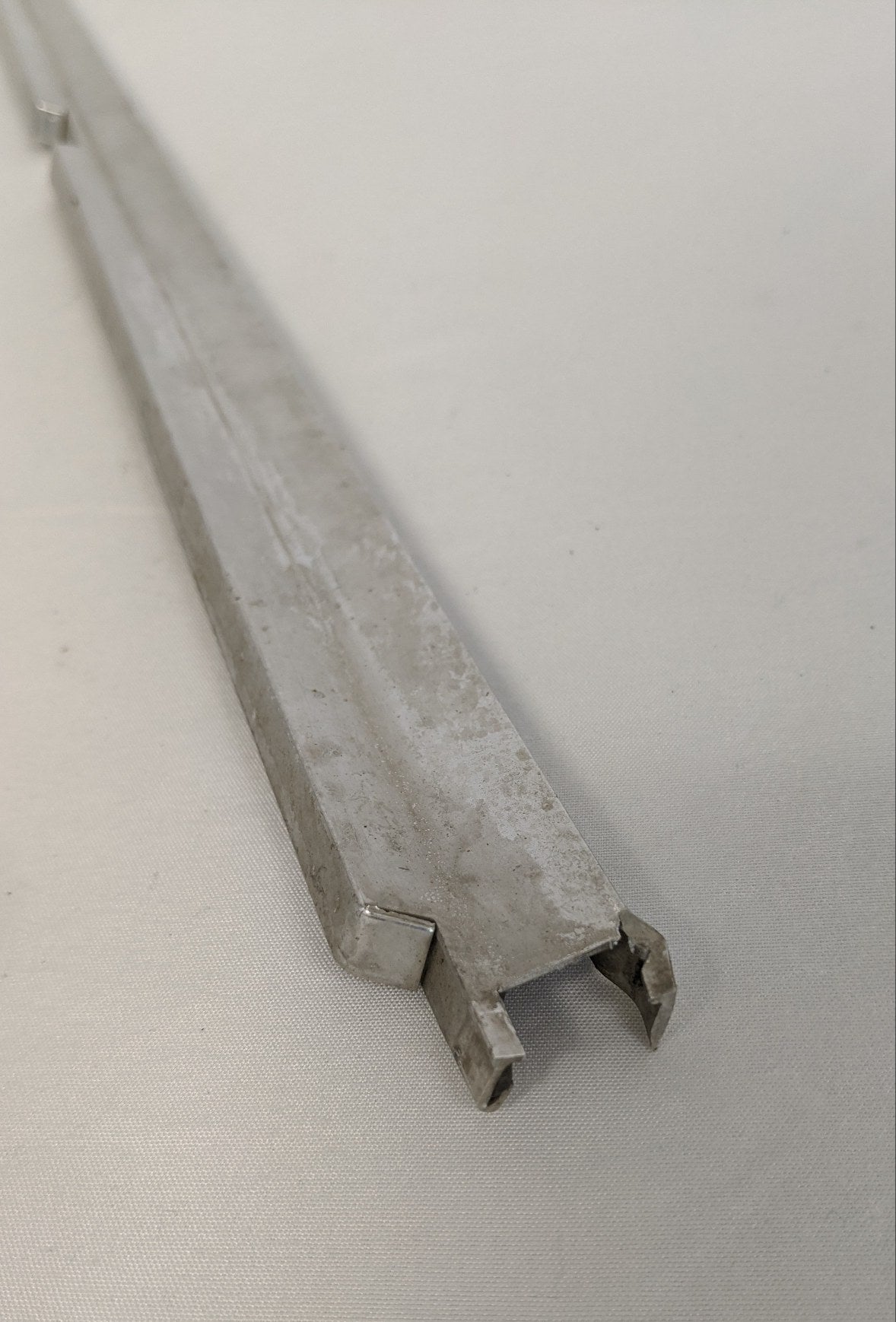 Used Freightliner FLD Classic 'Old Style' Grille Bar- P/N 18-21483-001 (10008088871228)