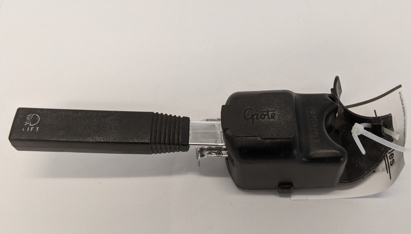 Damaged Freightliner FLD Classic Turn Signal Arm Lever - P/N GRO 4811 77 (10023695155516)