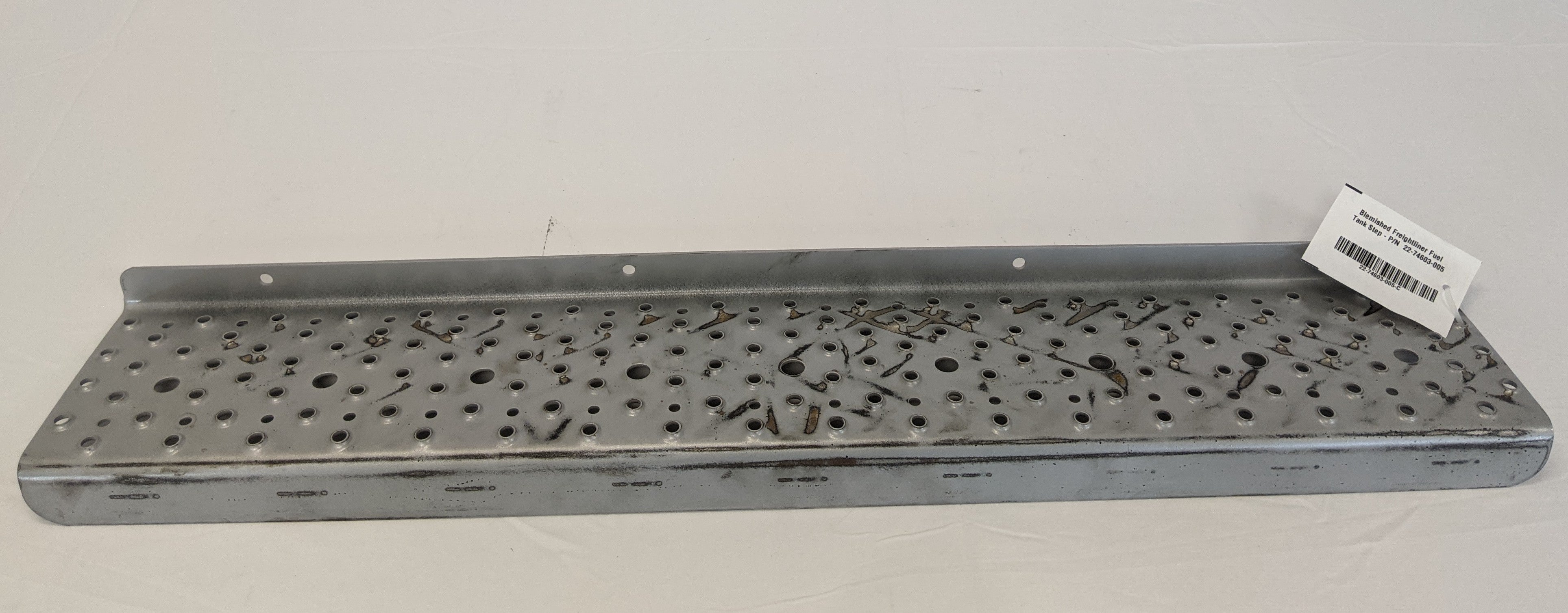 Blemished Freightliner Fuel Tank Step - P/N 22-74603-005 (10120594456892)