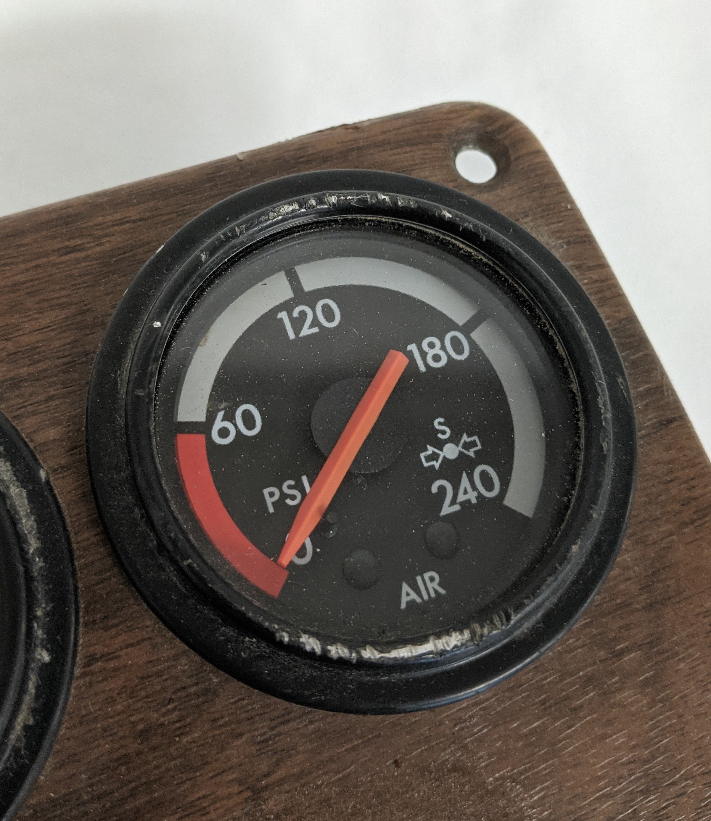 Used Freightliner FLD Woodgrain Dash Panel w/ 4 Black Gauges - P/N 22-20982-002 (9995479253308)