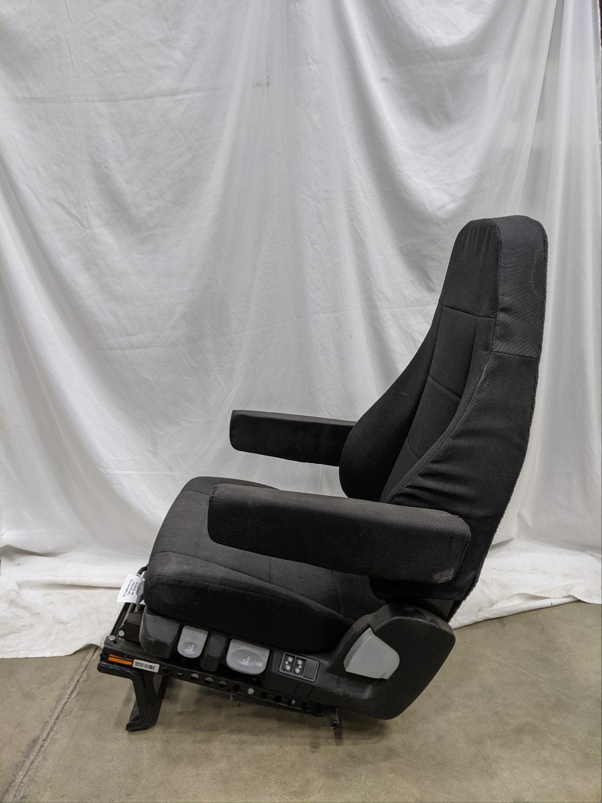ISRI Freightliner M2 LH Level 2 Black Cordura Driver's Seat - P/N 816107 164