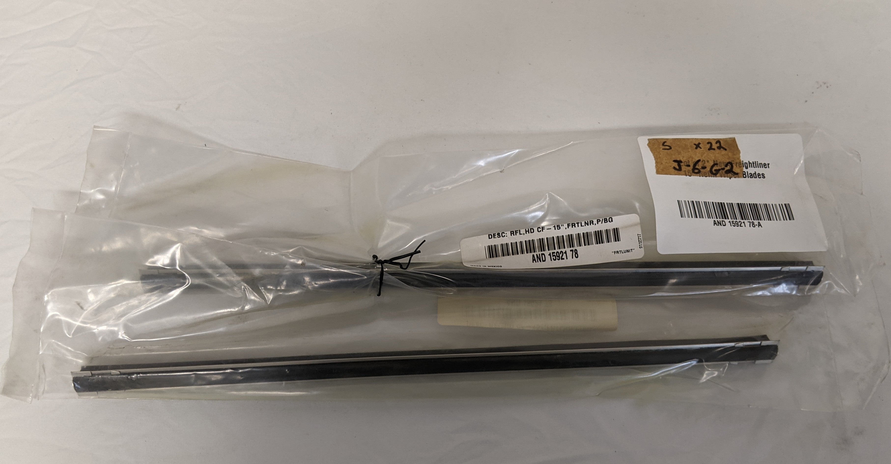 *Lot of 2* New Freightliner 15" Refill Wiper Blades - P/N 1592178 (9939441549628)