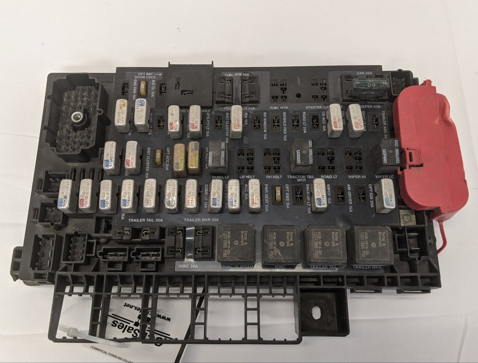 yu A06-24478-000 - Freightliner PDM Fuse Box - *Broken Mount*