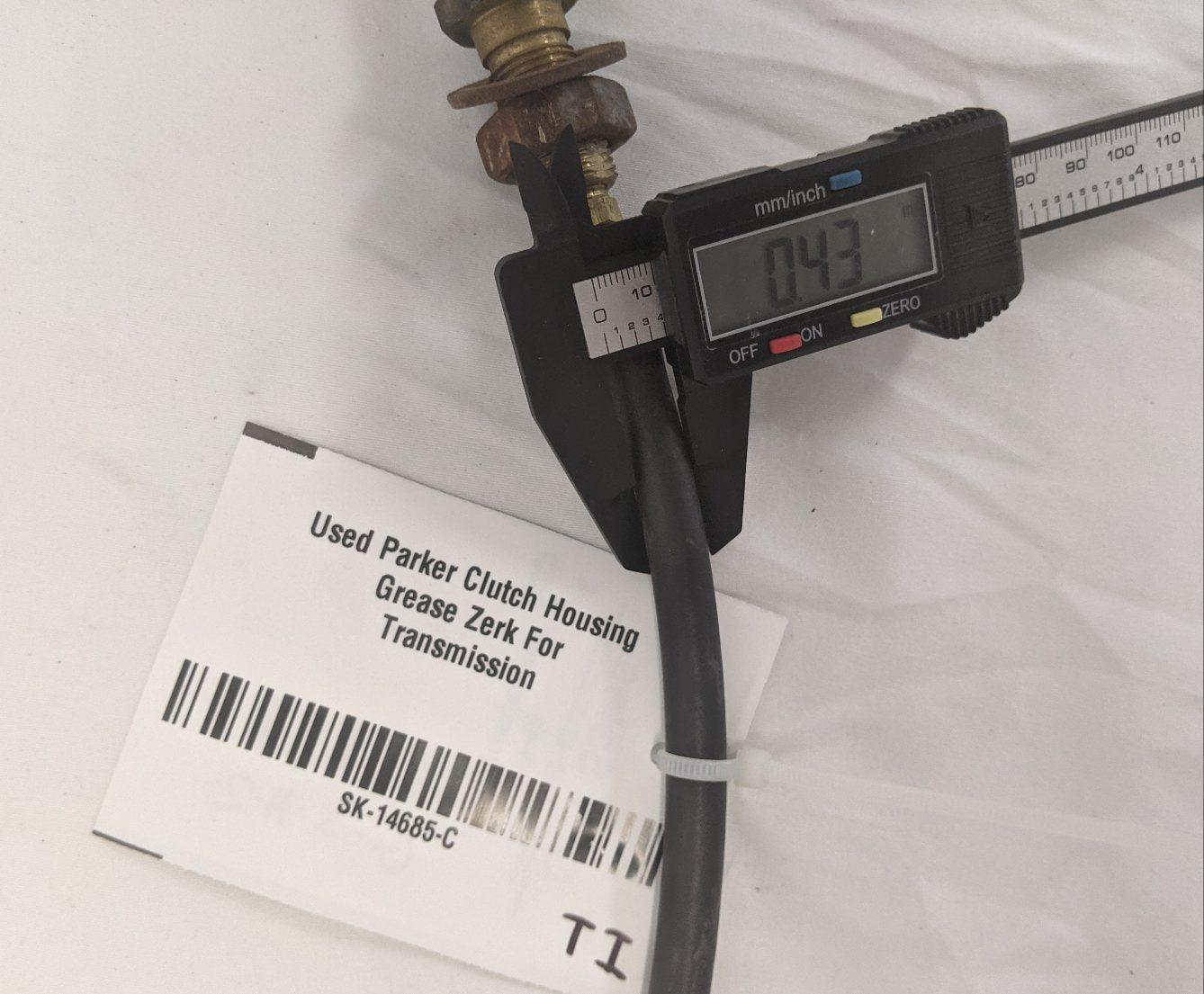 Used Parker Clutch Housing Grease Zerk For Transmission