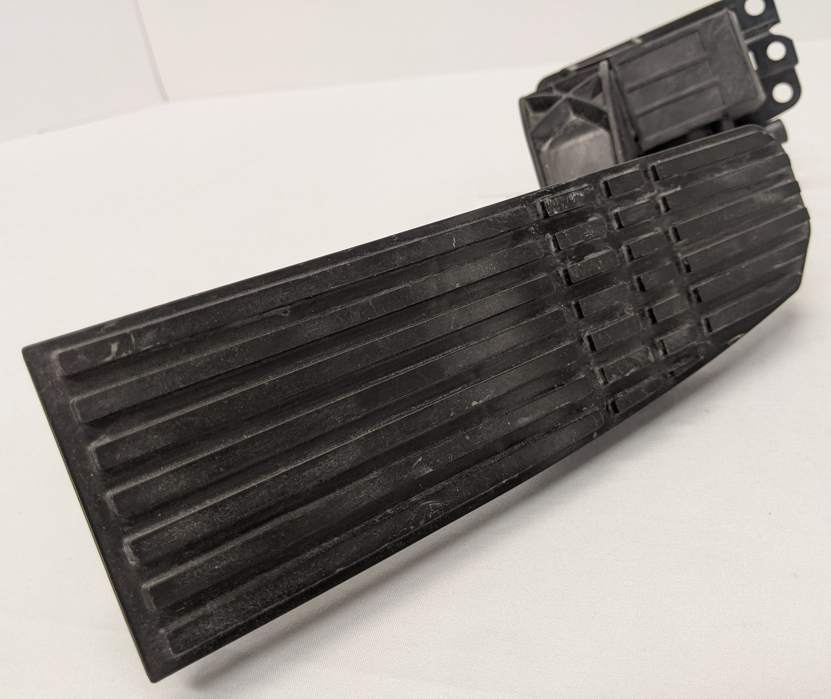Freightliner Cascadia P3 Accelerator Pedal - P/N A01-31219-000 (10017036894524)