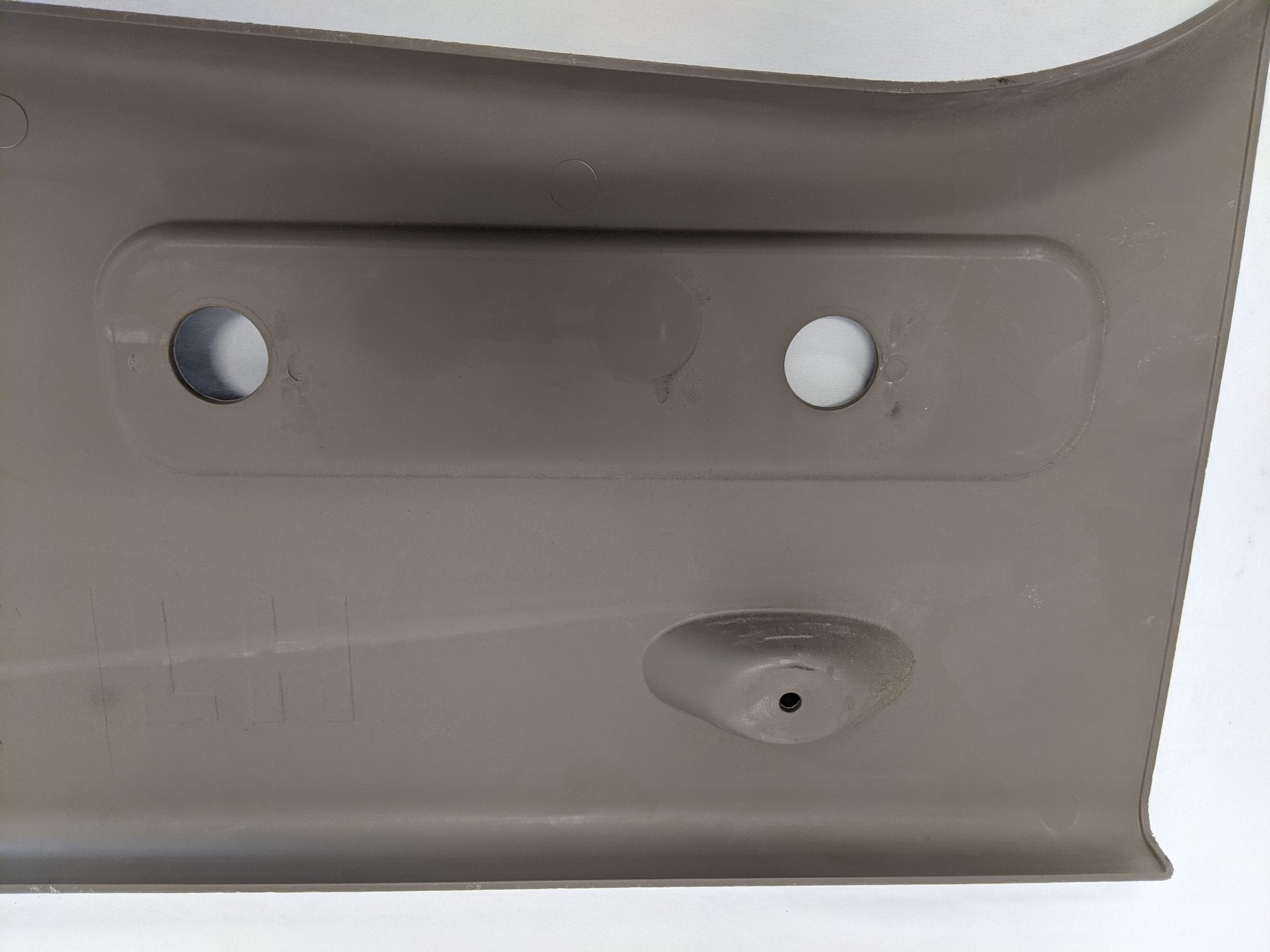 Used Freightliner Cascadia P3 LH B-Pillar Sleeper Trim - P/N A18-59744-000 (10020592320828)