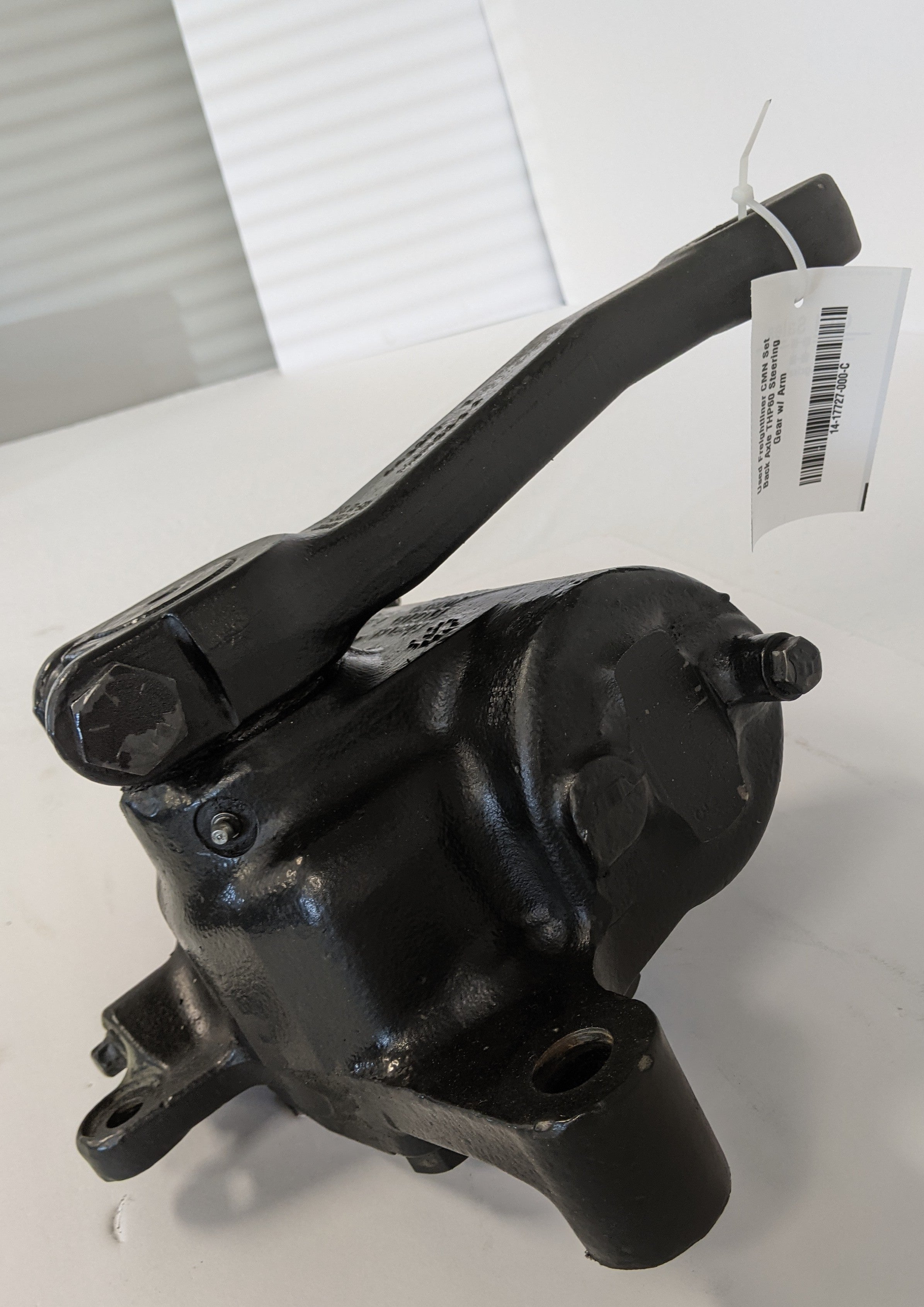 Used Freightliner CMN Set Back Axle THP60 Steering Gear w/ Arm- P/N 14-17727-000 (9957087084860)
