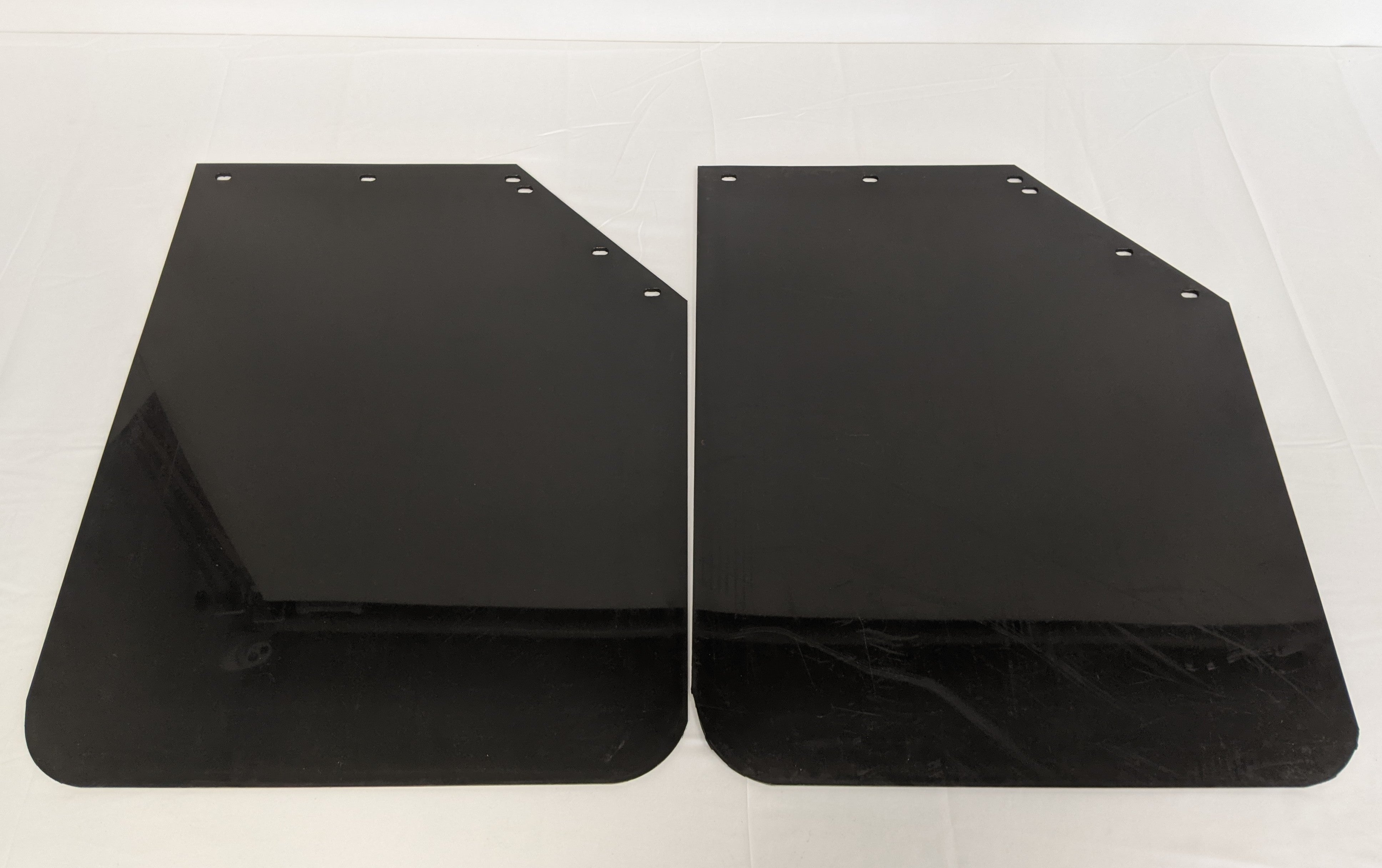 Used *Lot of 2* RH LH 30" Black Plastic Ang. Mudflap w/o Logo - P/N 22-69608-052 (9983395135804)