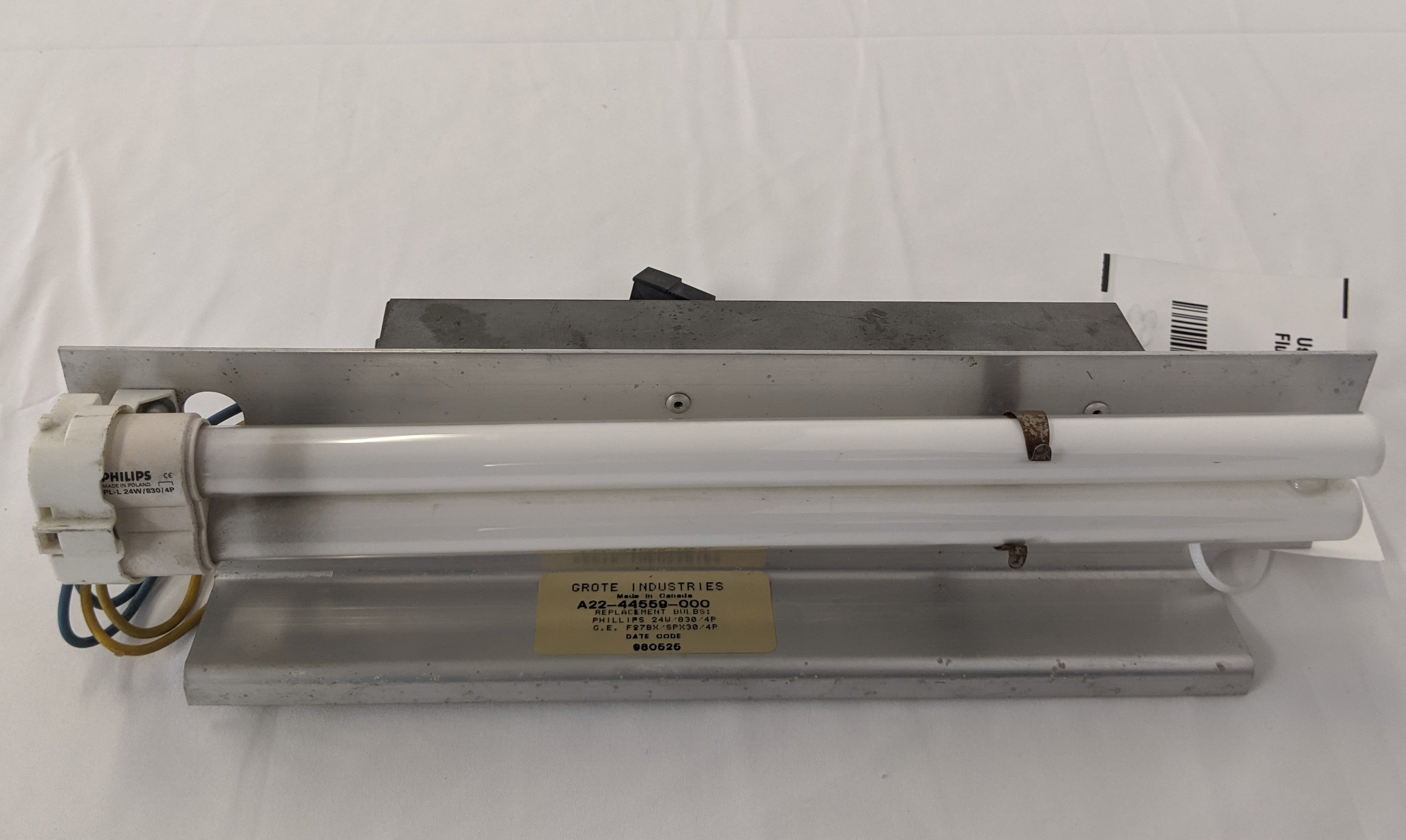 Used Freightliner Century Fluorescent Front Sleeper Lamp - P/N A22-44559-000 (10042804830524)