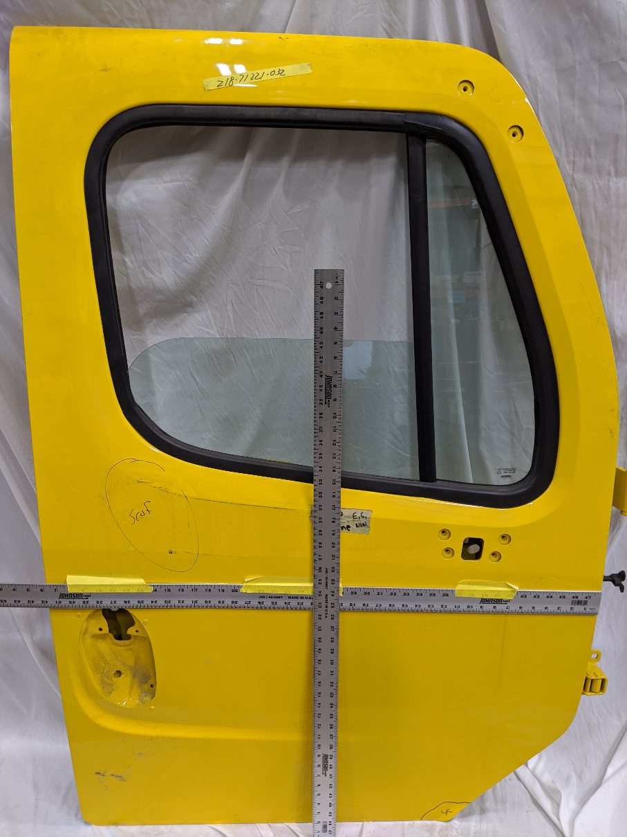 Damaged (1/2 Hr) Freightliner M2 Plus RH Door w/ Window - P/N Z18-71221-032 (10091449418044)