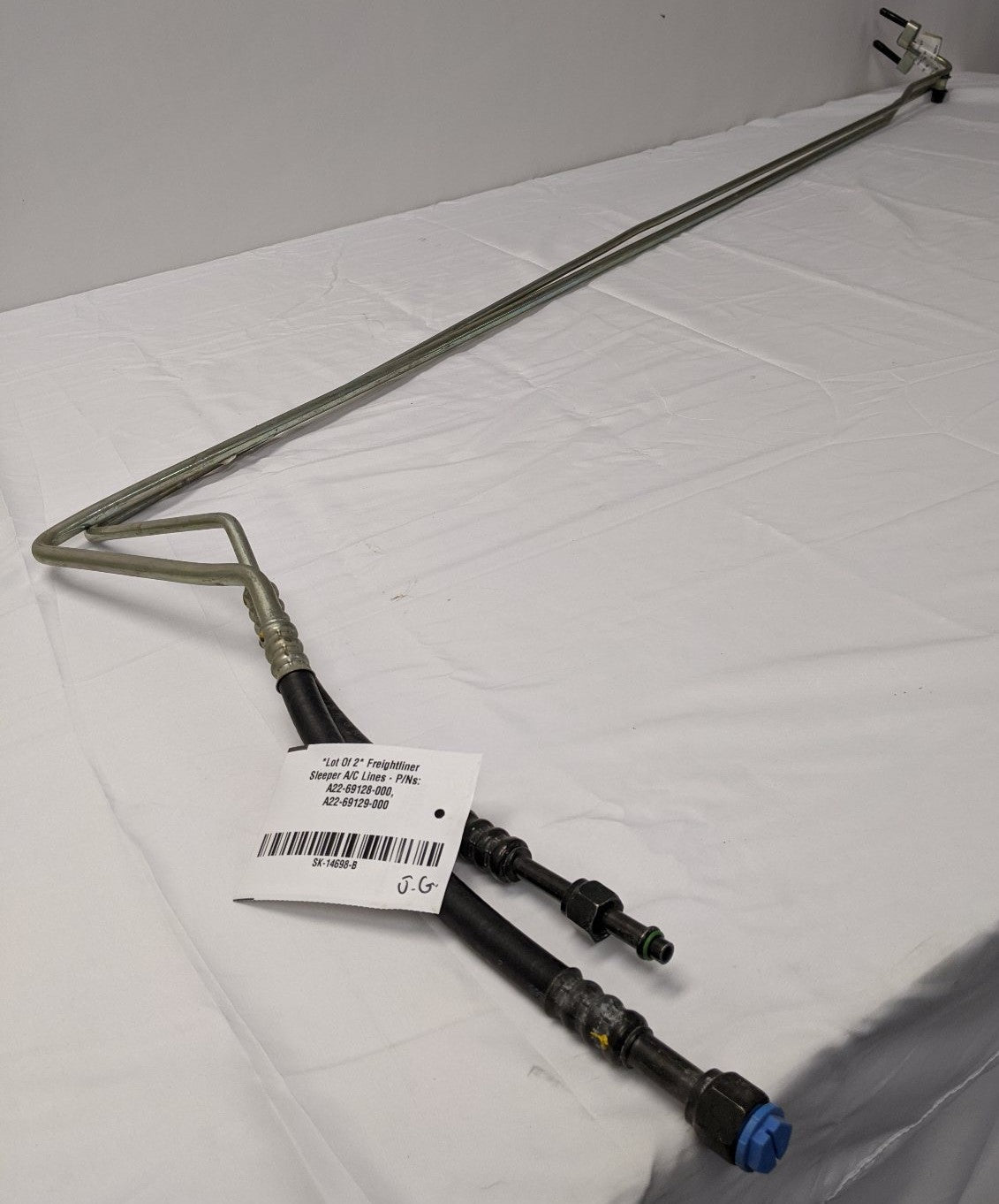 Freightliner Sleeper A/C Hose Set A22-69128-000 & A22-69129-000