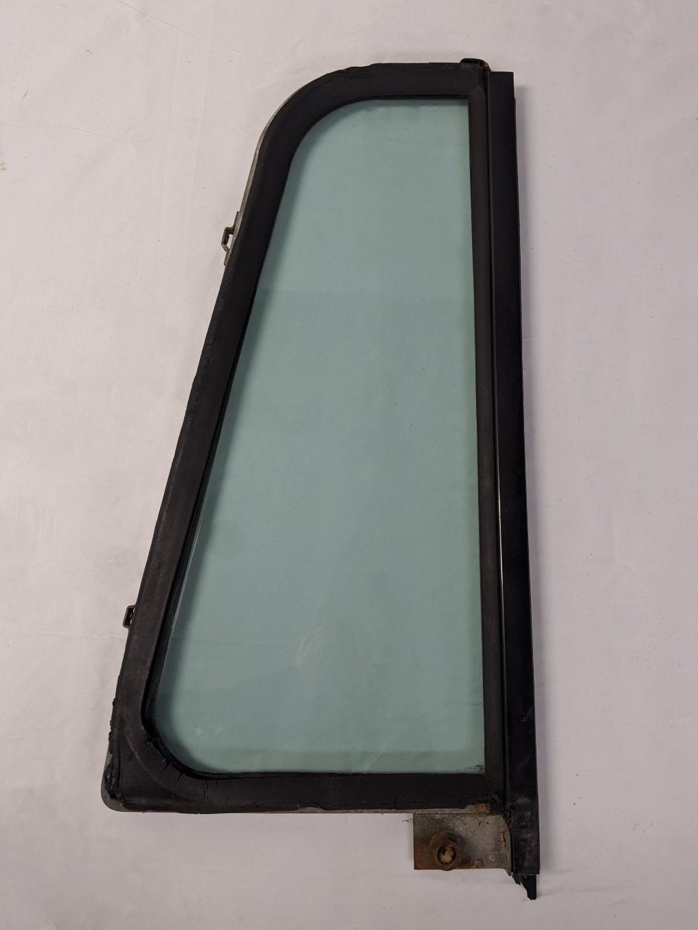 A18-27824-000 - Freightliner FLD LH Fixed Vent Window Glass (used)