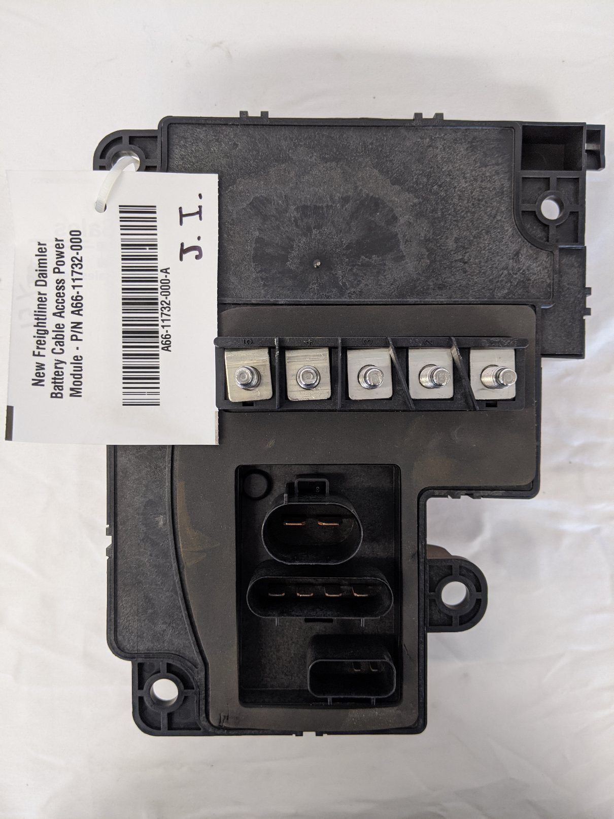 New Freightliner Daimler Battery Cable Access Power Module - P/N A66-11732-000 (10169440371004)