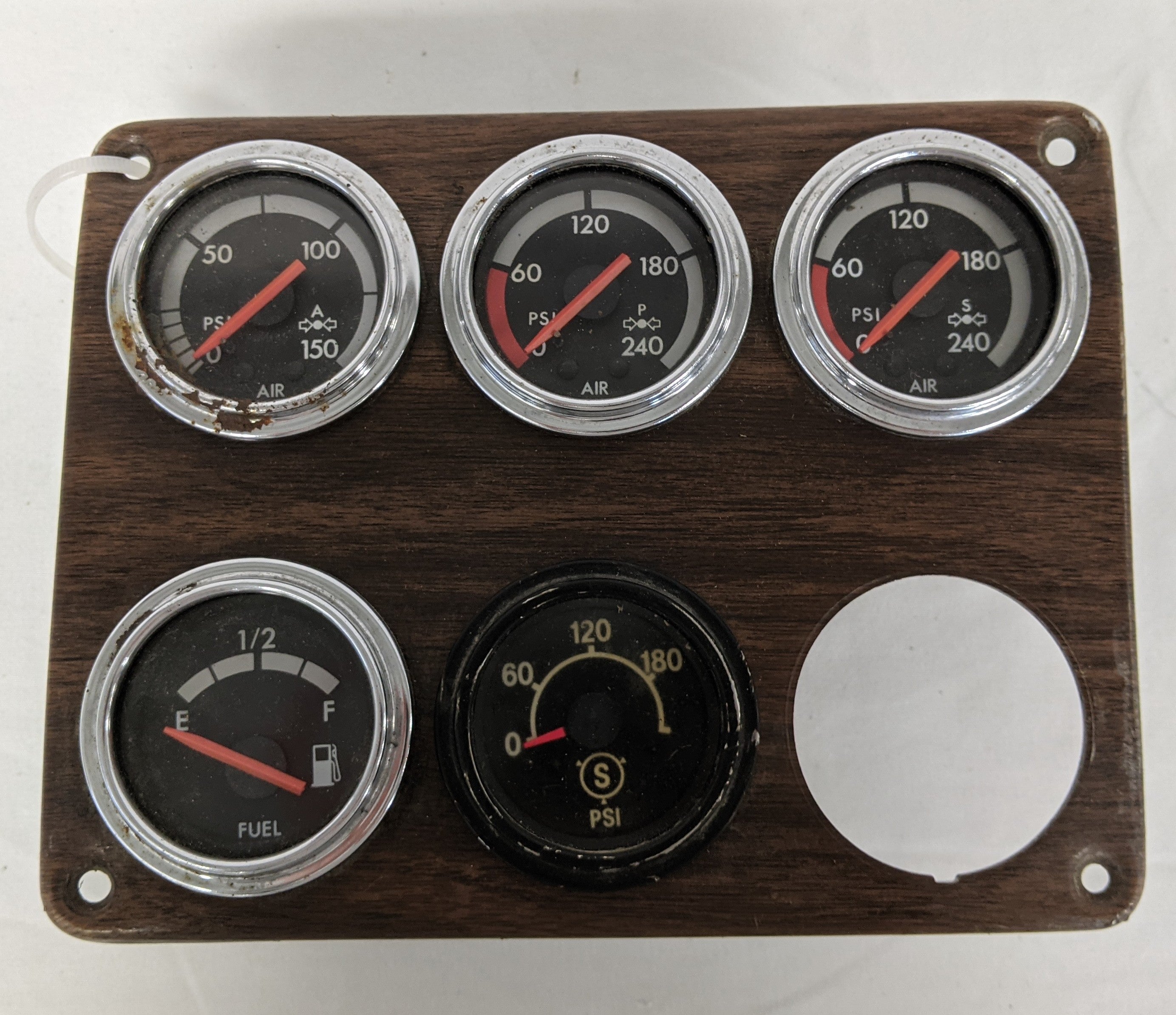 Used Freightliner FLD Woodgrain Dash Panel with 5 Gauges - P/N 22-20982-002 (9997214810428)