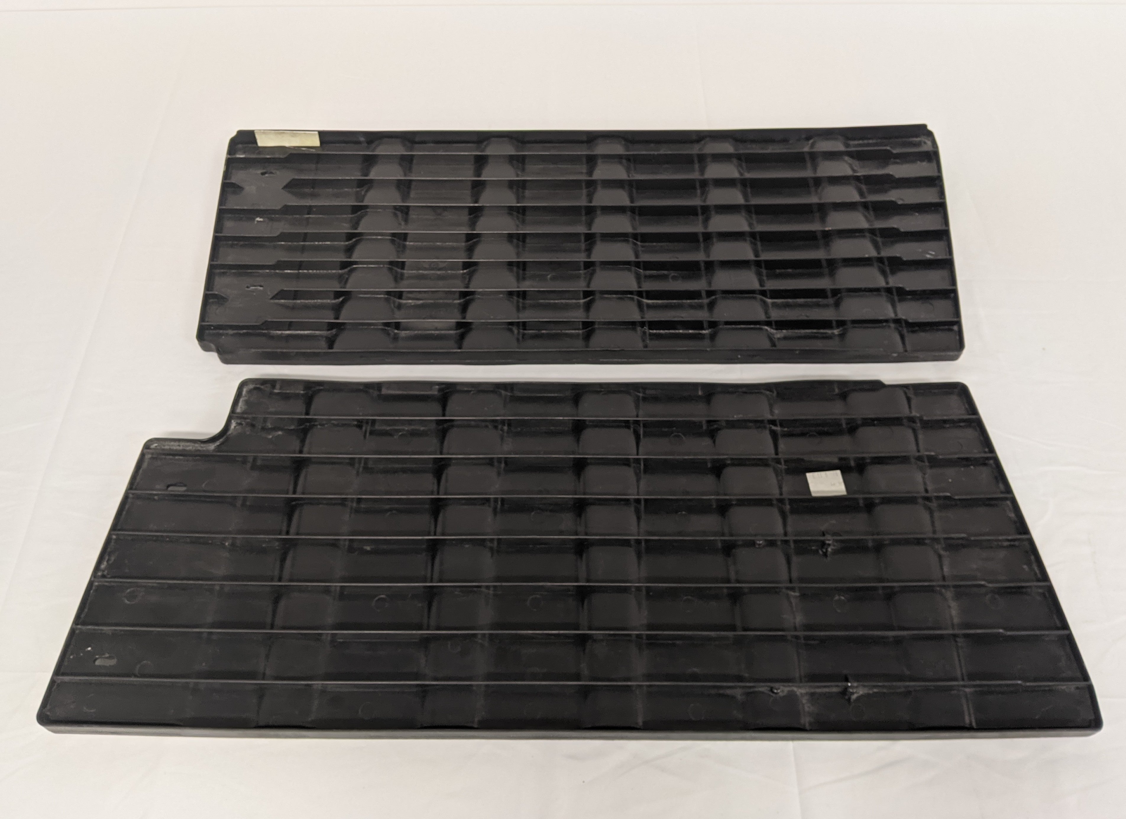 Used *LH/RH Set* Freightliner CAS P3 Bunk Storage Dividers-P/N 18-61484-002, 003 (9927757496636)