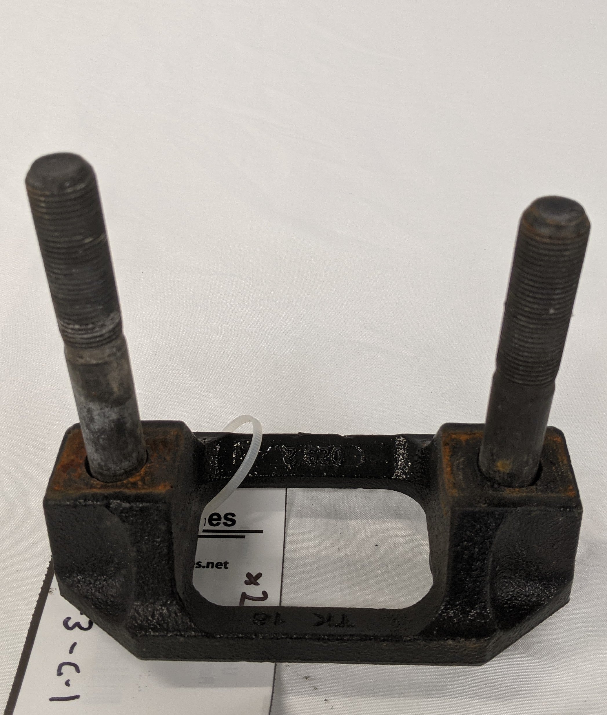 Used Freightliner Torque Rod Suspension Bracket w/ Hardware - P/N 16-12324-000 (10091727946044)