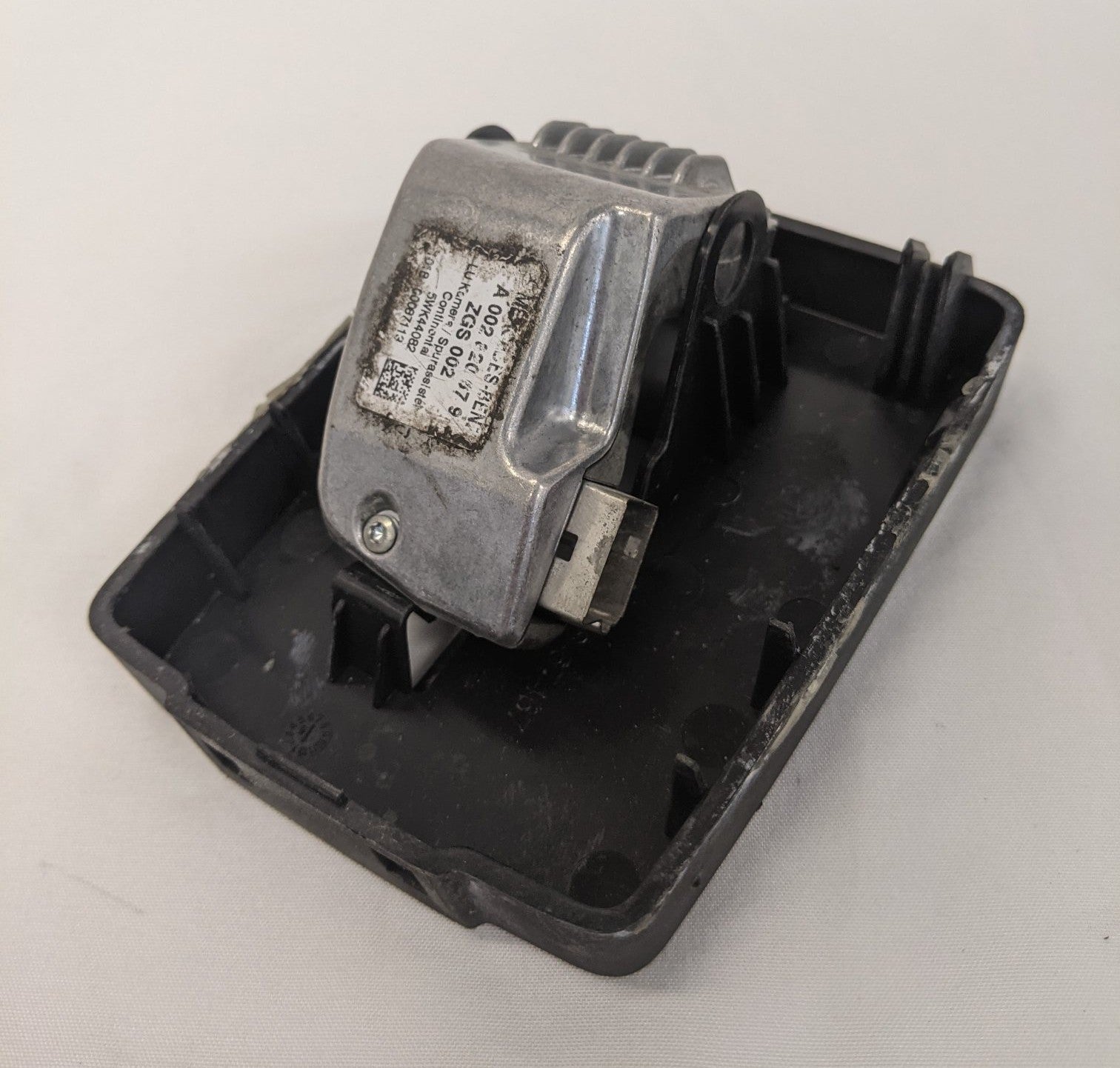 Mercedes-Benz Lane Departure Camera w/ Cover & Wire | A0028206797