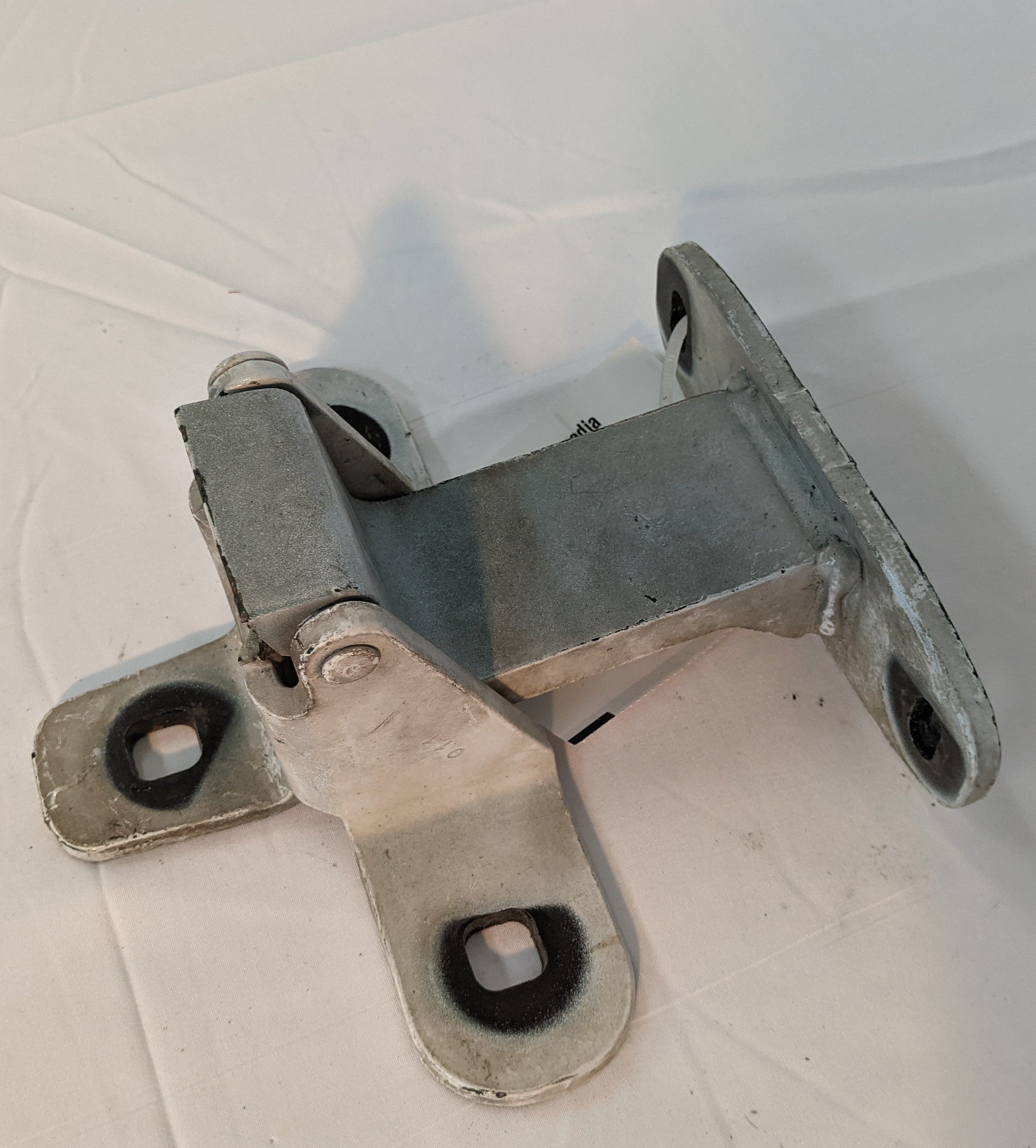 Used Freightliner Cascadia P3 Lower LH Door Hinge - P/N A18-63589-000 (10059516150076)