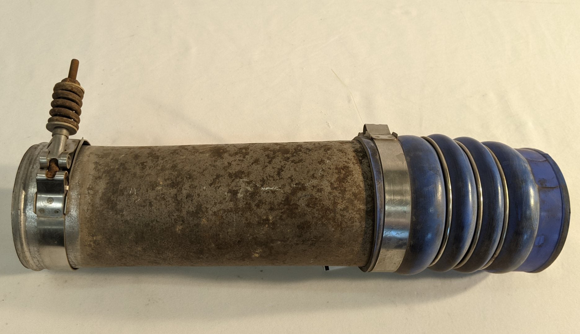 Used Detroit DD15 Engine RH Charge Air Cooler Pipe w/ Hose - P/N 01-30825-309 (10083603448124)