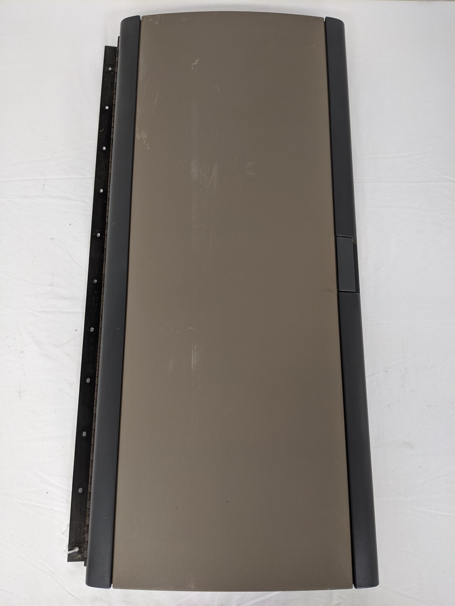 Used Freightliner Cascadia P3 72" Sleeper Cabinet Door Panel - P/N A18-59510-000 (10020487921980)