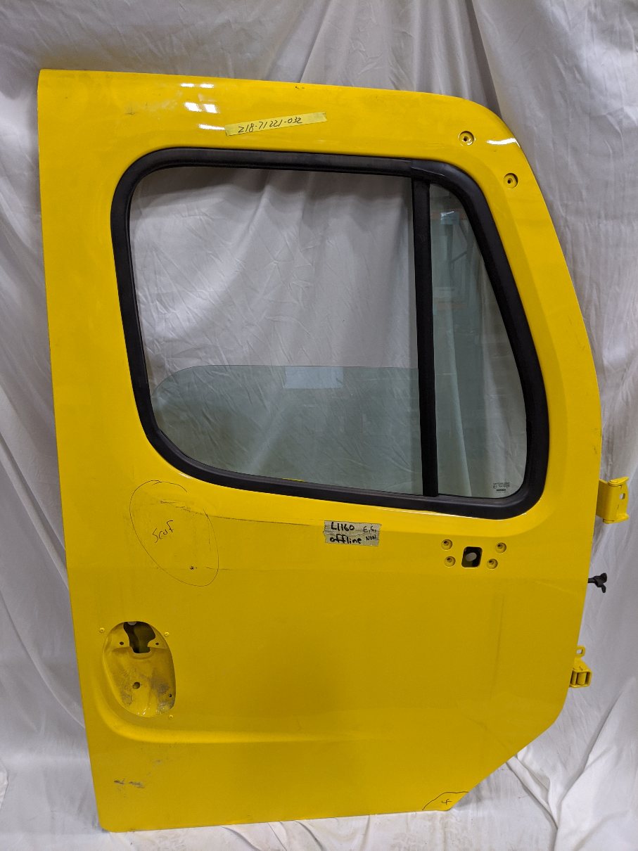 Damaged (1/2 Hr) Freightliner M2 Plus RH Door w/ Window - P/N Z18-71221-032 (10091449418044)