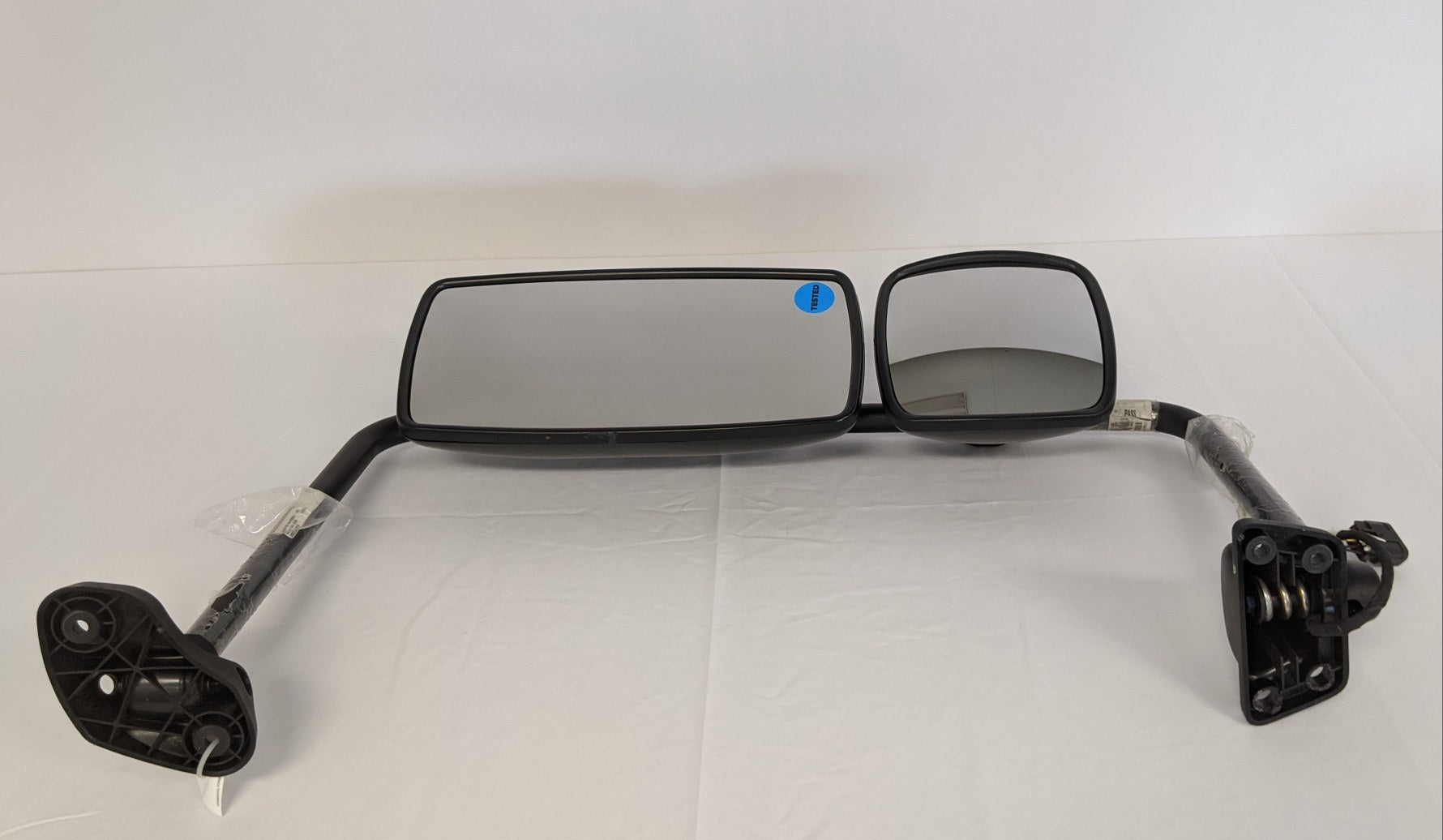 *Broken Mount* Freightliner M2 RH Remote HTD Black Mirror - P/N A22-74244-014 (9913630261564)