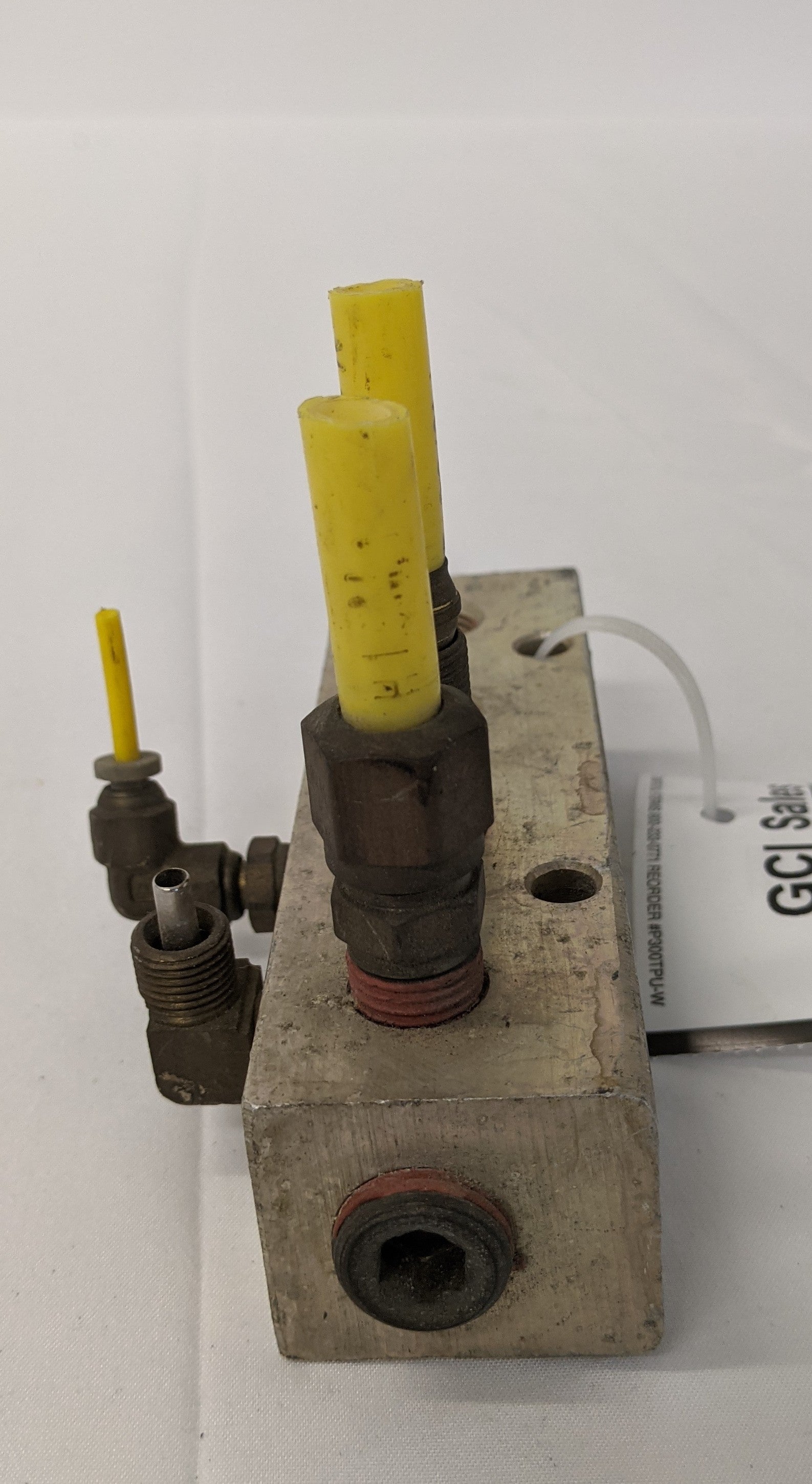 Used Freightliner Constant Air Manifold Junction Block - P/N 12-10945-000 (10029739245884)