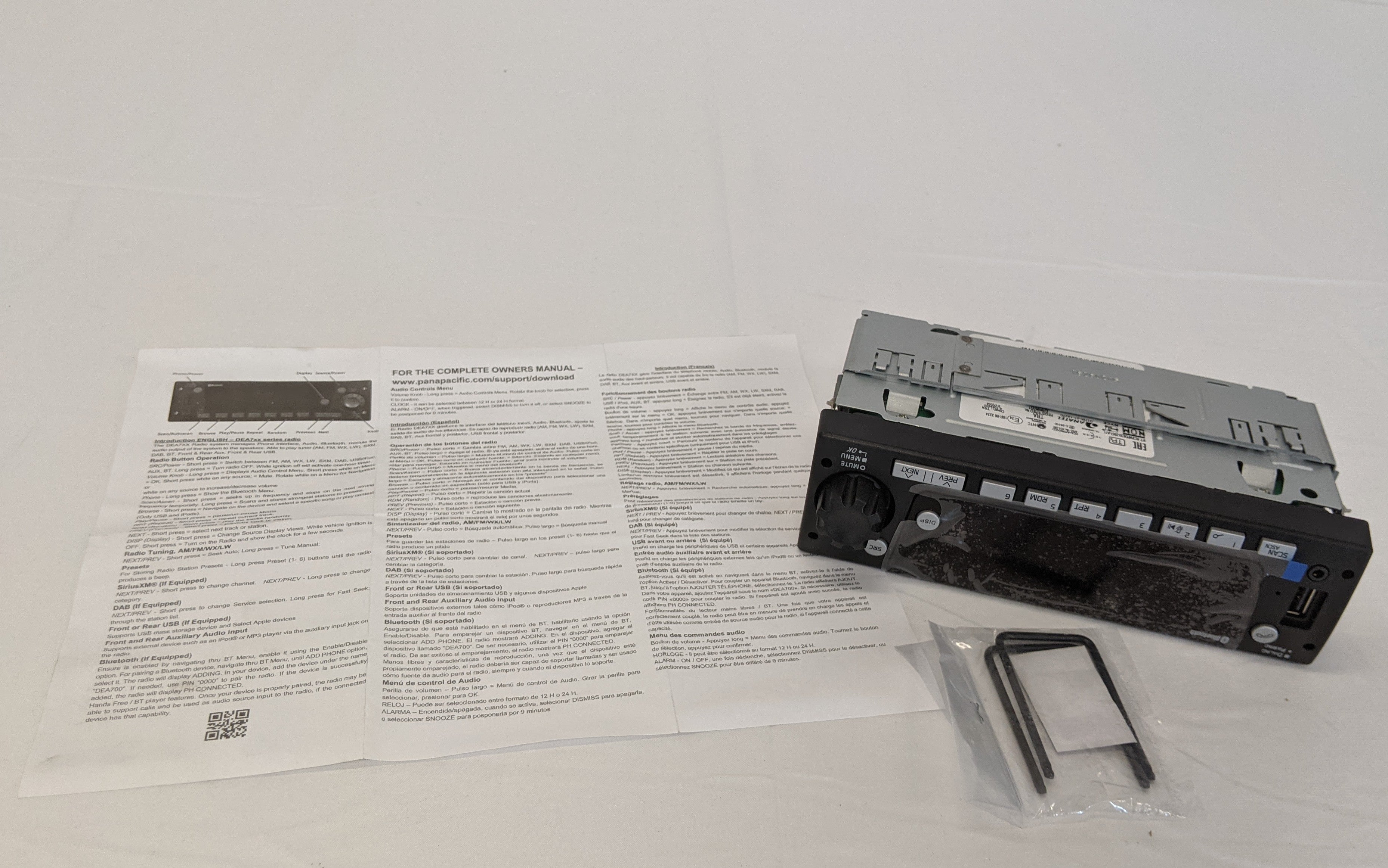 New DEA530 AM/FM/WB/CD/BLUETOOTH/USB Radio - P/N A22-78678-000 (10120812593468)