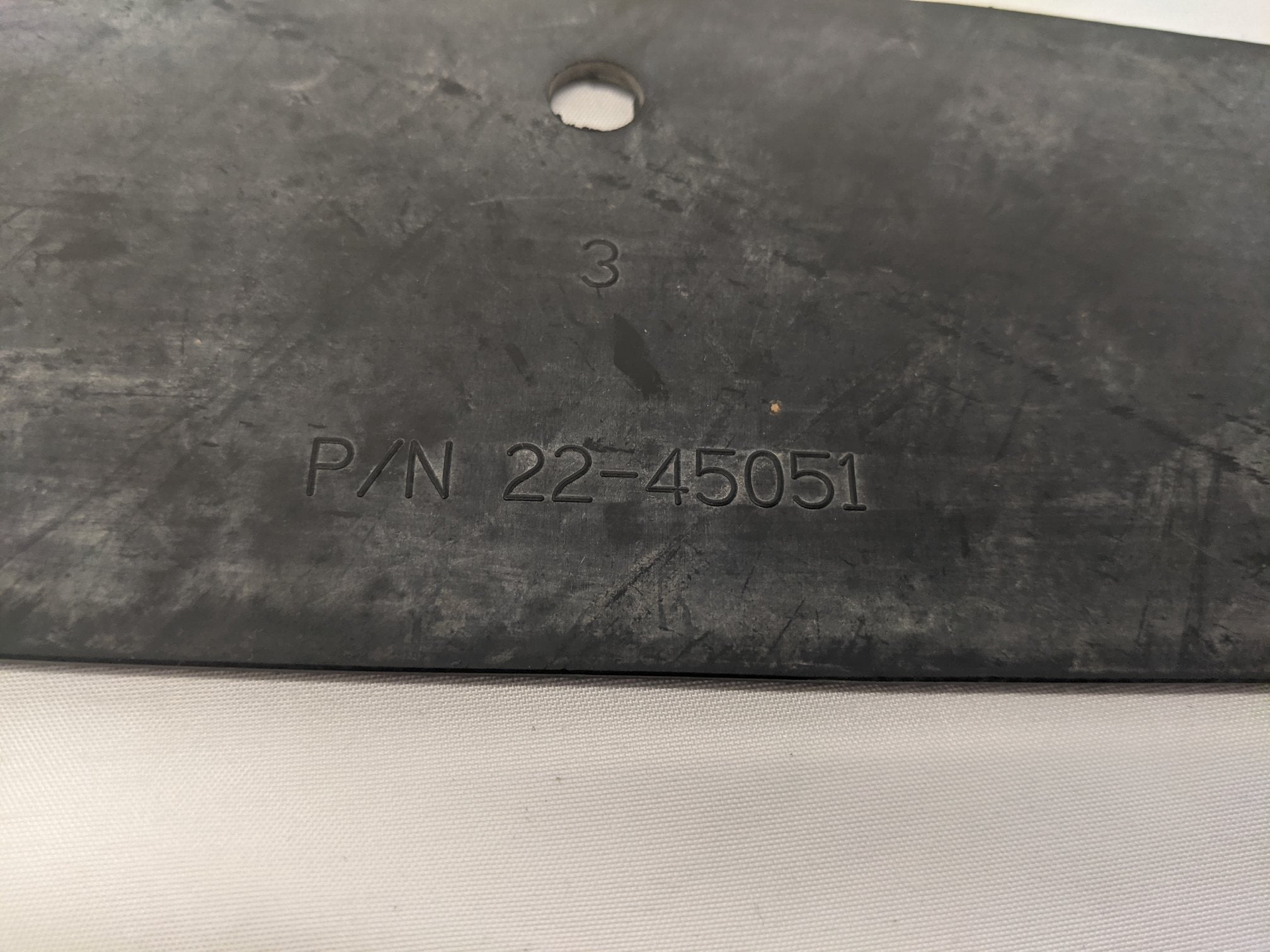 Freightliner (22-45051-000) - Nameplate Grille Gasket - used