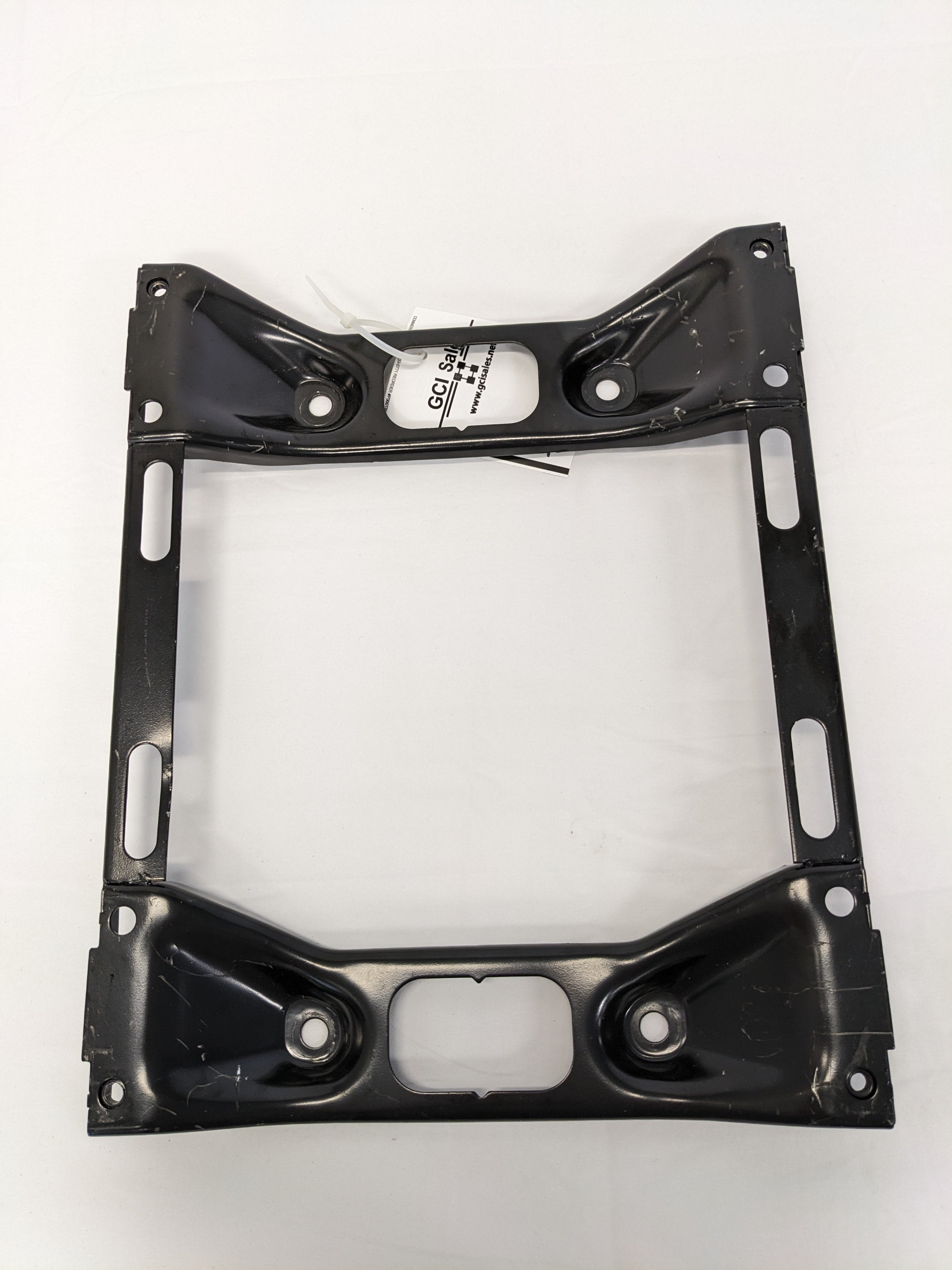 Damaged Freightliner Cascadia ISRI Seat Riser - P/N A18-67987-000 (10085572051260)