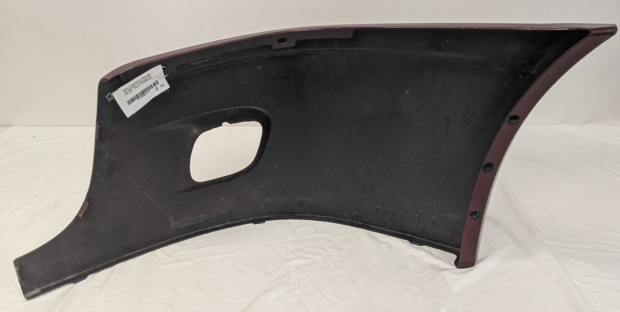 21-27300-011 - Freightliner Cascadia RH Bumper End (used)